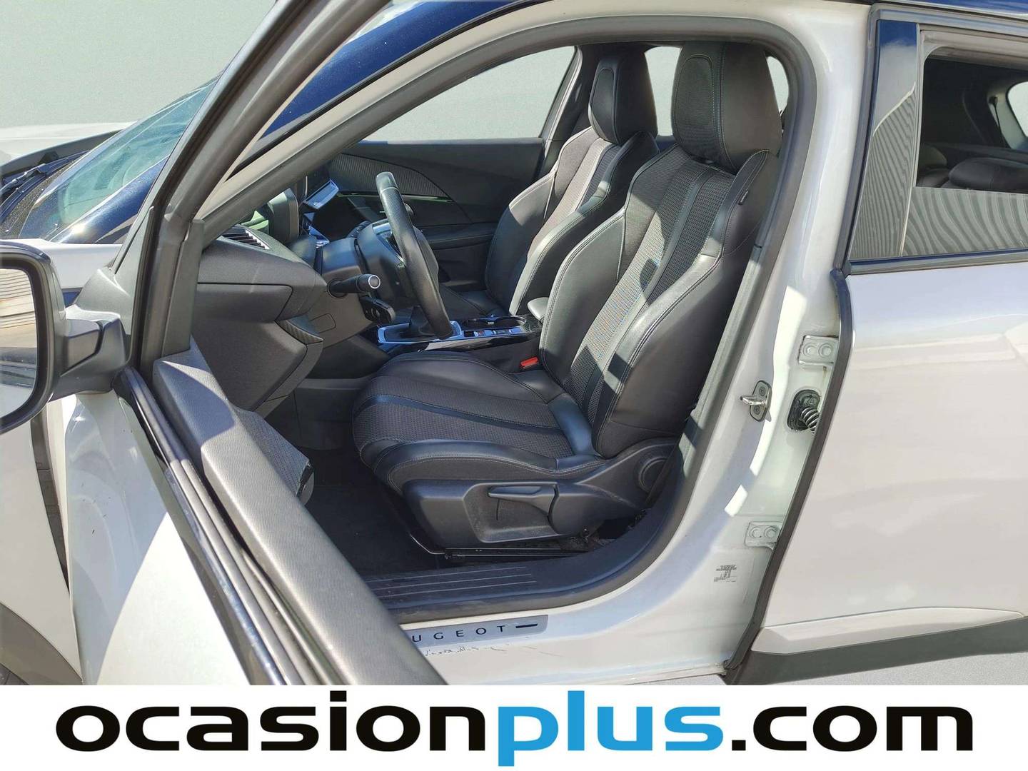 Foto Peugeot 2008 Peugeot 2008 PureTech 130 S&S GT (130 CV)