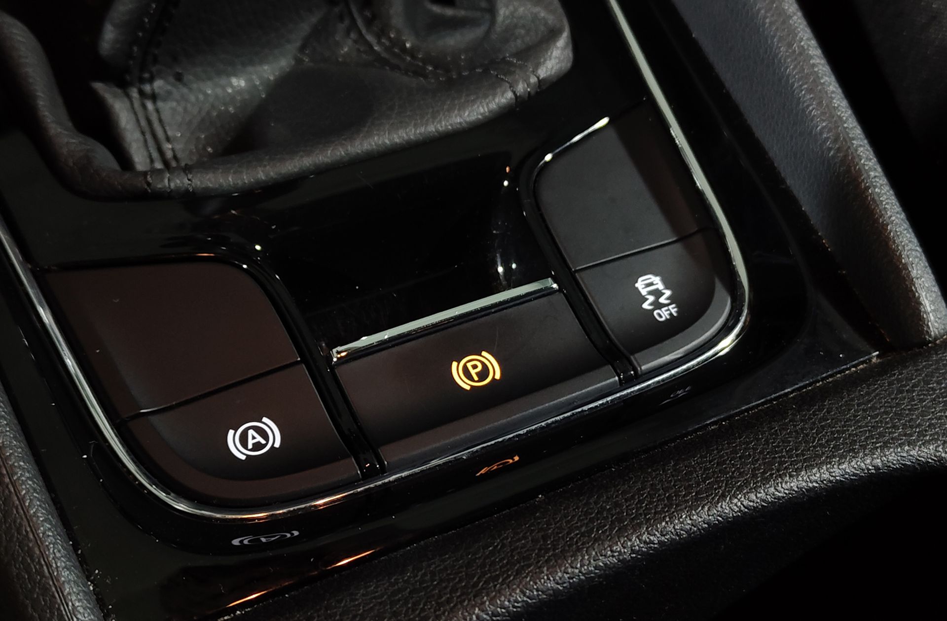 Škoda Karoq 2.0 TDI Selection - foto 32