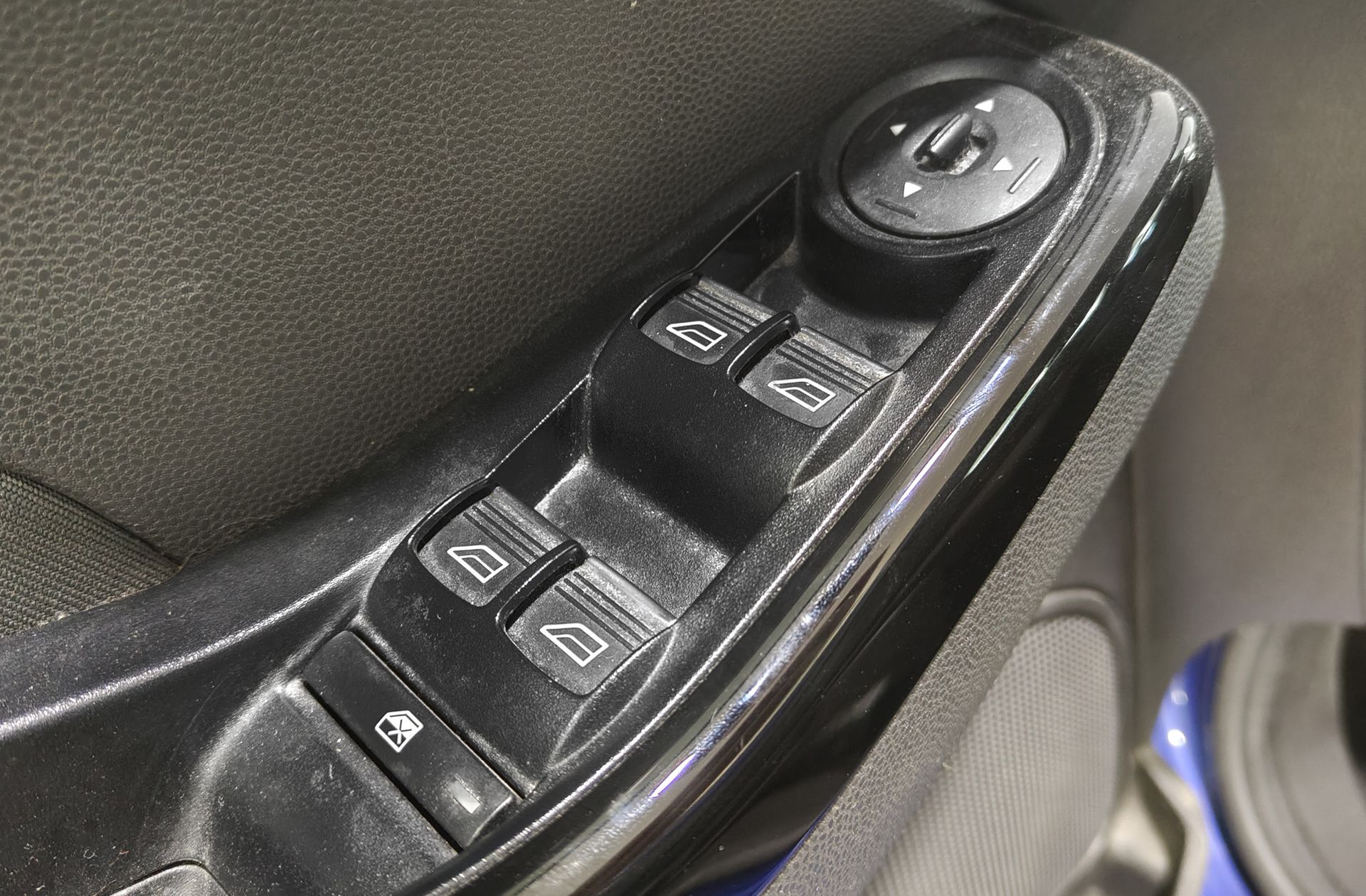 Ford Fiesta 1.0 EcoBoost Titanium - foto 28