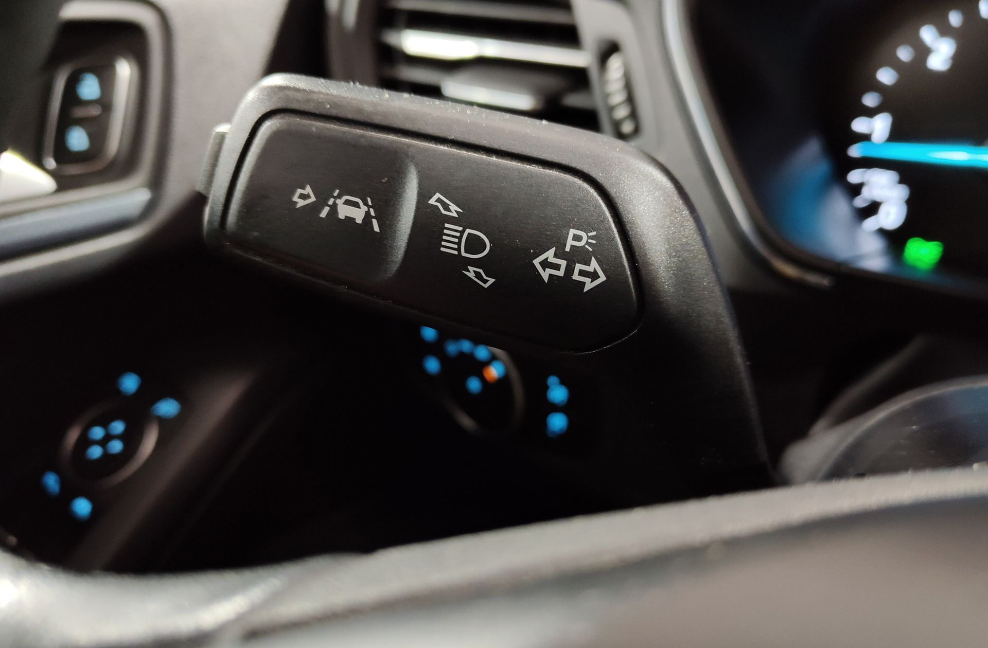 Ford Focus SportBreak 1.5 EcoBlue Active - foto 29