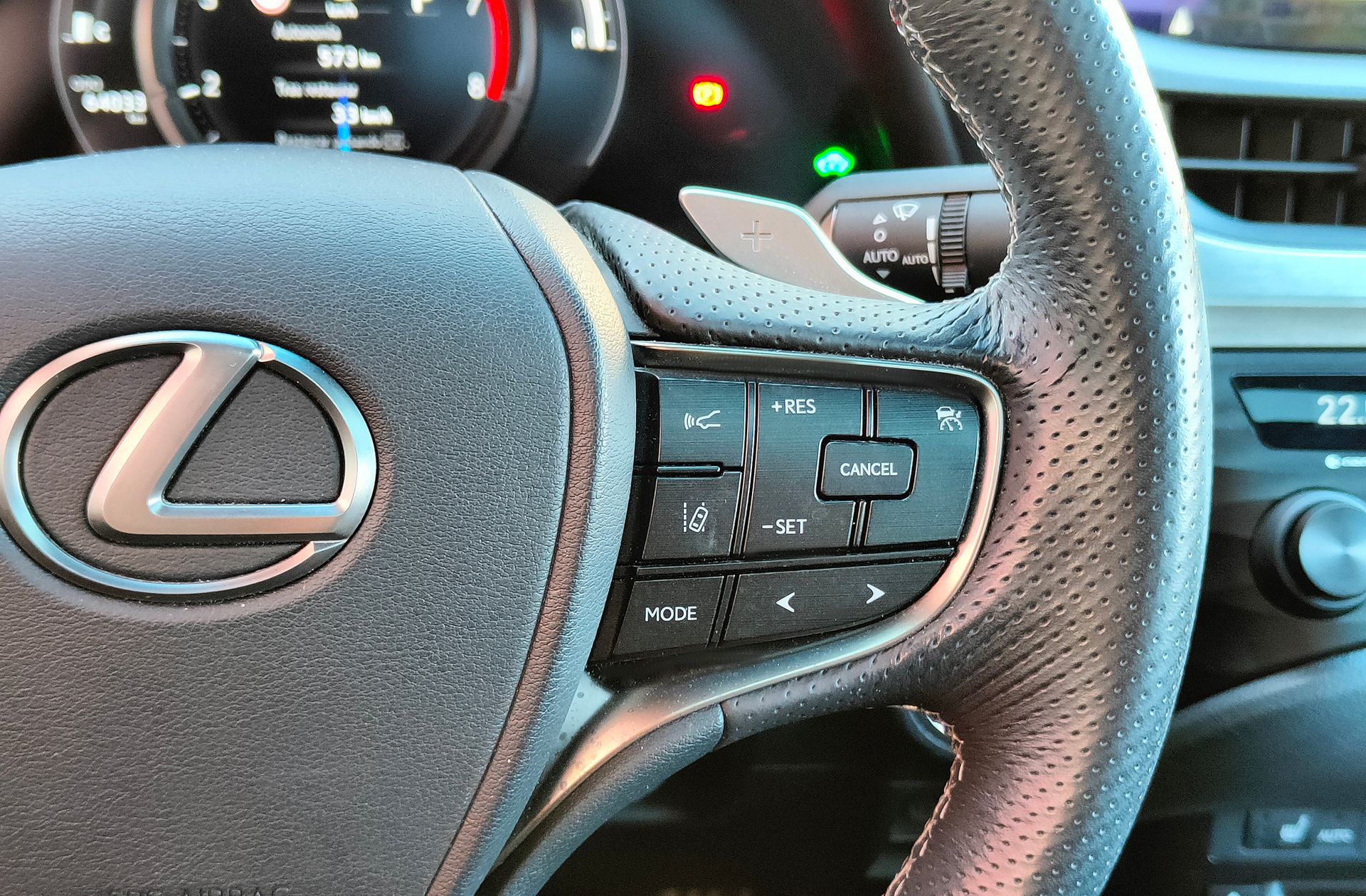 Lexus ES 300h F Sport - foto 29