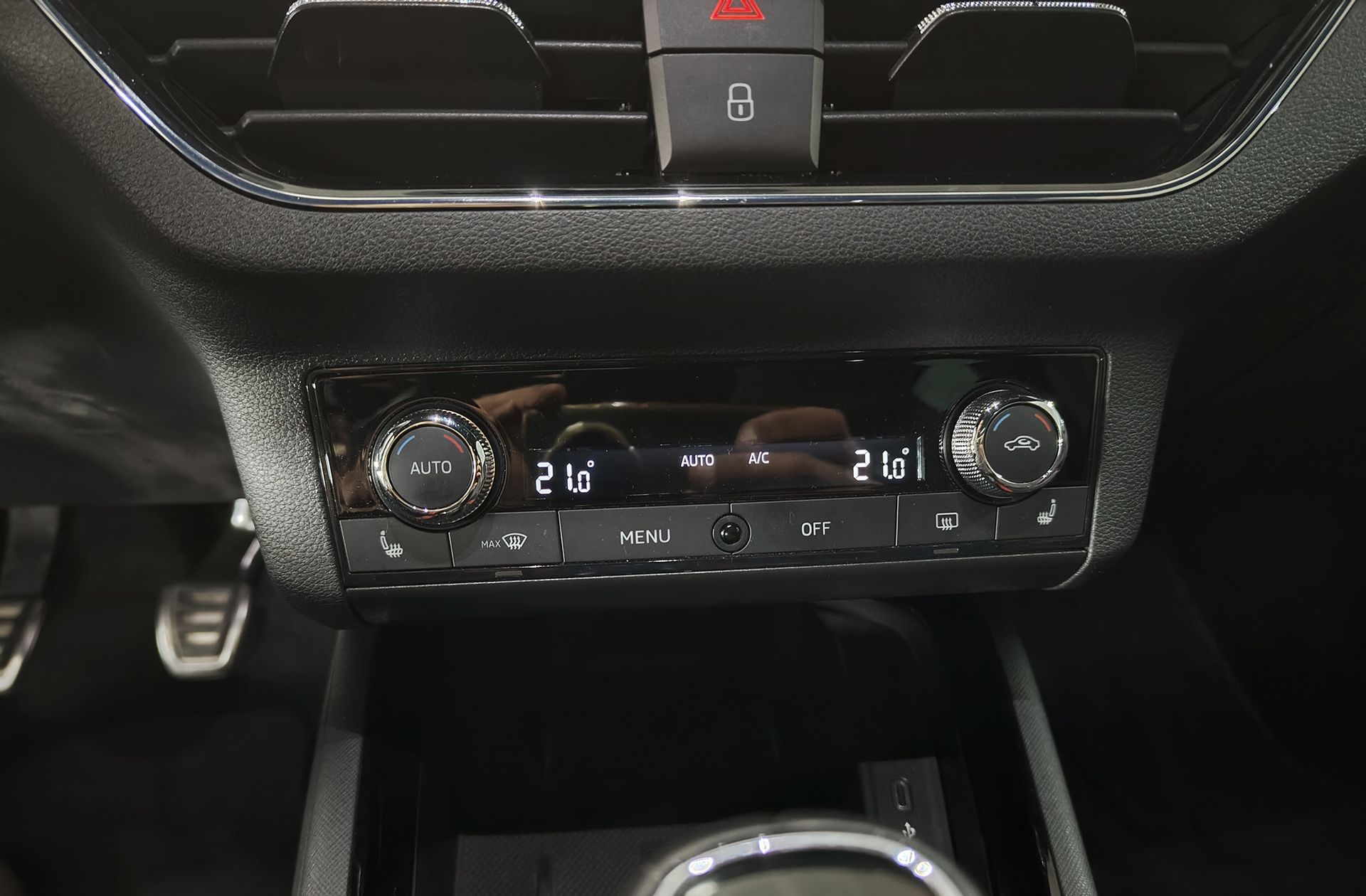Škoda Scala 1.5 TSI Montecarlo - foto 32
