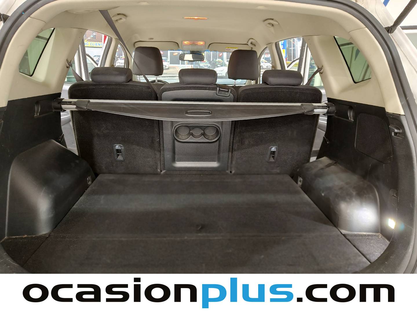 Foto asientos traseros KIA Carens Kia Carens 1.7 CRDi VGT UEFA Euro2016 Eco-Dynamics (141 CV)