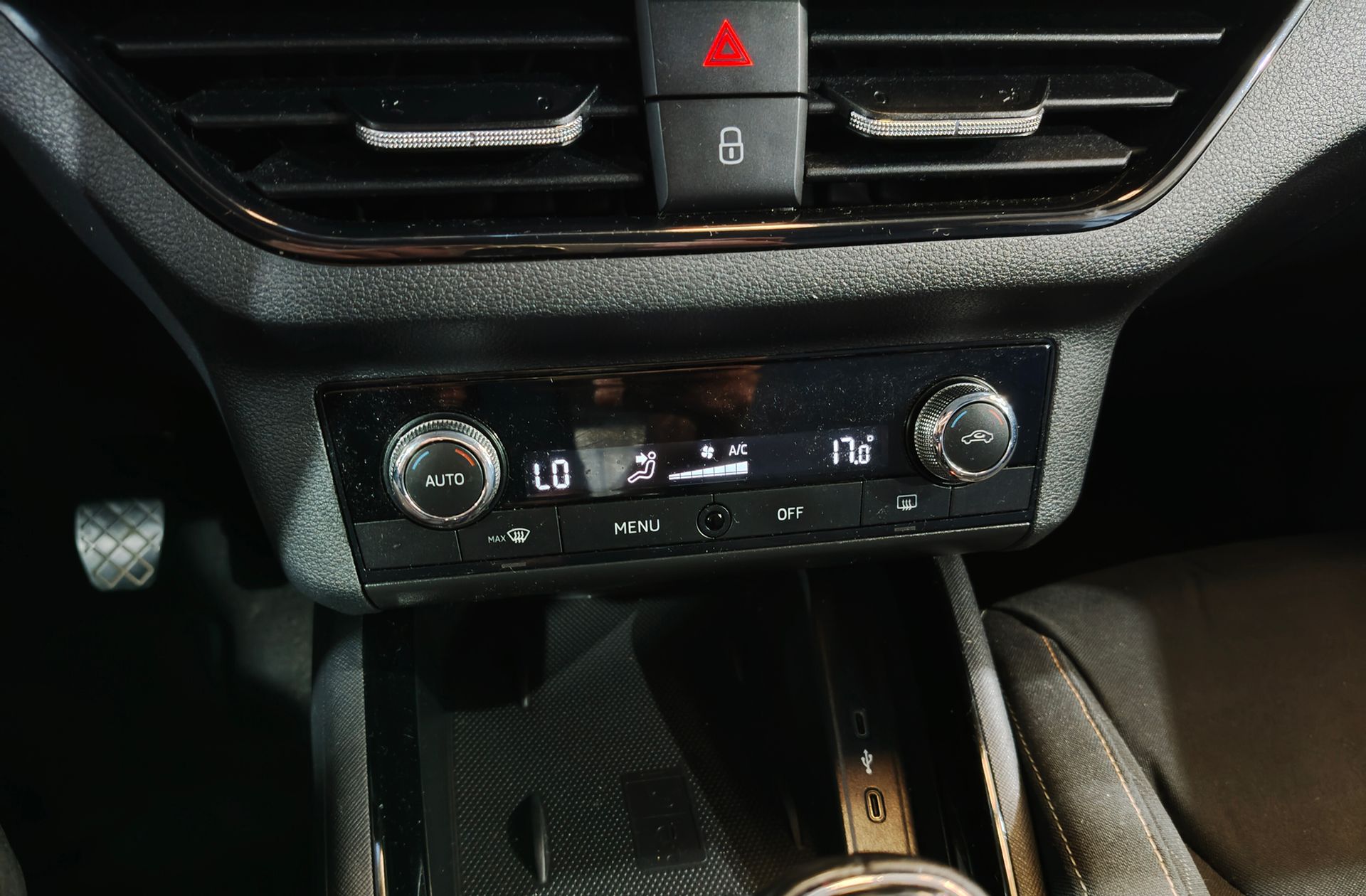 Škoda Kamiq 1.0 TSI Ambition - foto 33