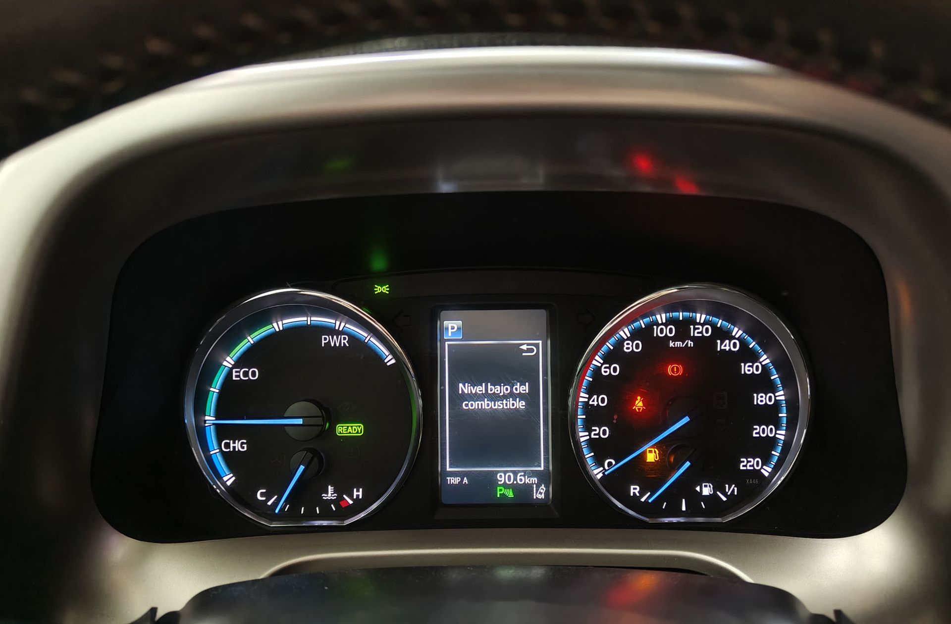 Toyota RAV4 2.5l hybrid Advance Pack Drive 2WD - foto 24