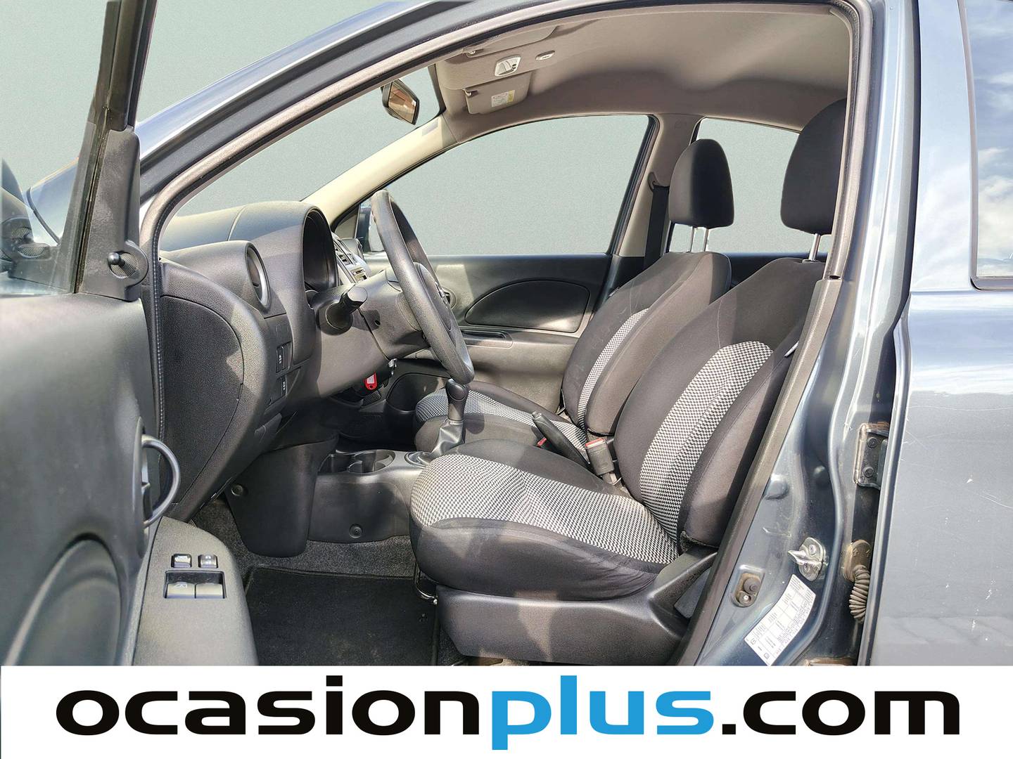 Foto asientos delanteros Nissan Micra Nissan Micra 1.2G NARU EDITION (80 CV)