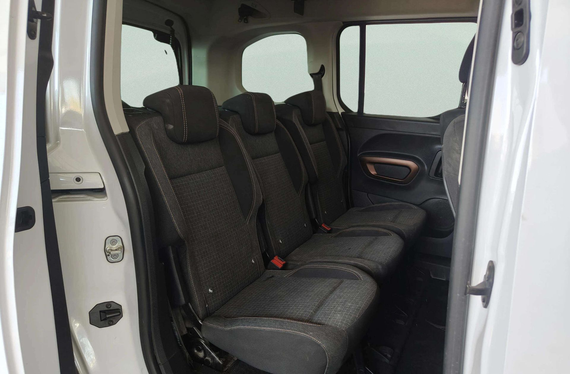 Peugeot Rifter BlueHDi 130 GT Business Standard EAT8 - foto 15