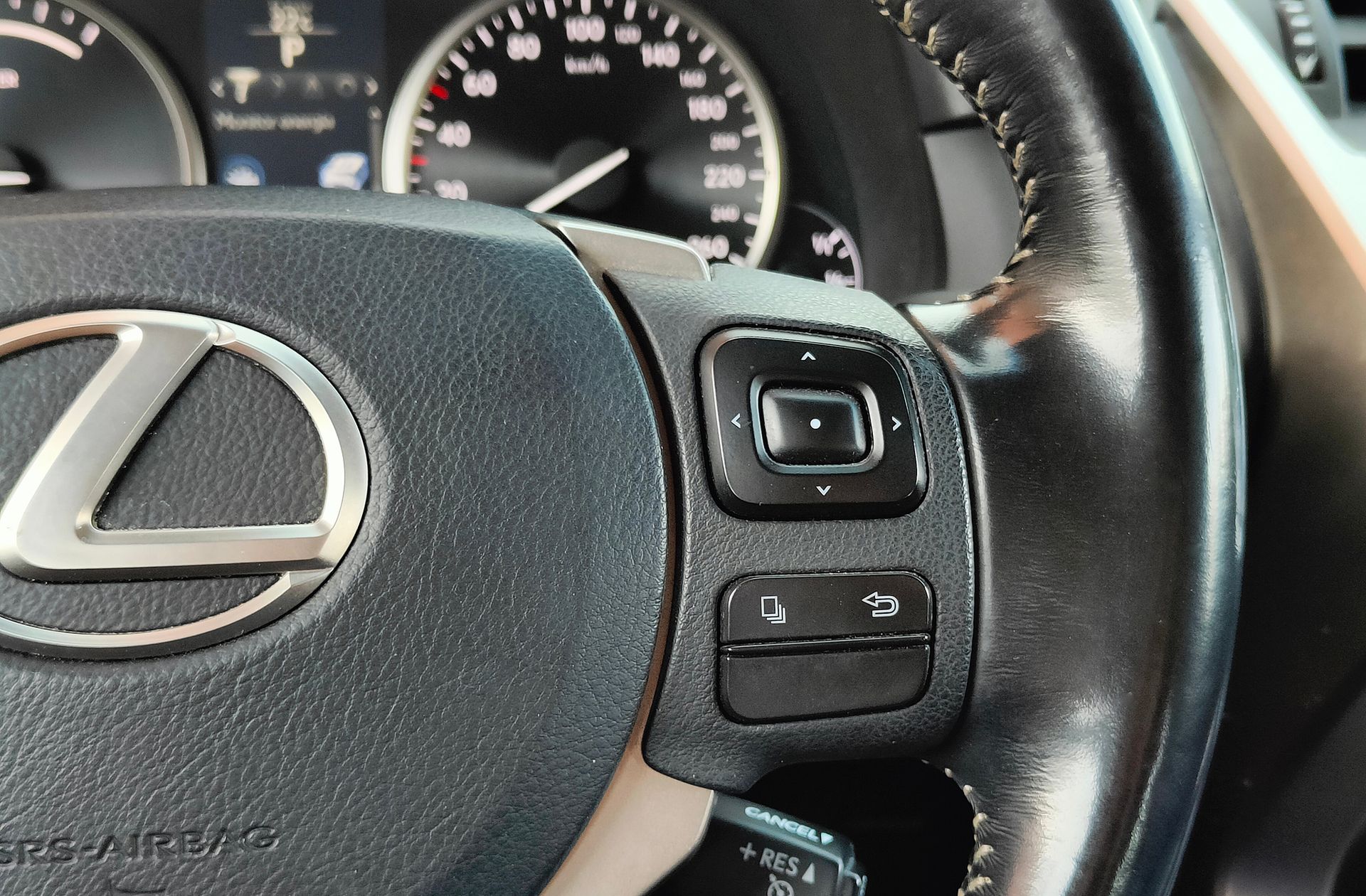 Lexus NX 300h Business 2WD - foto 38