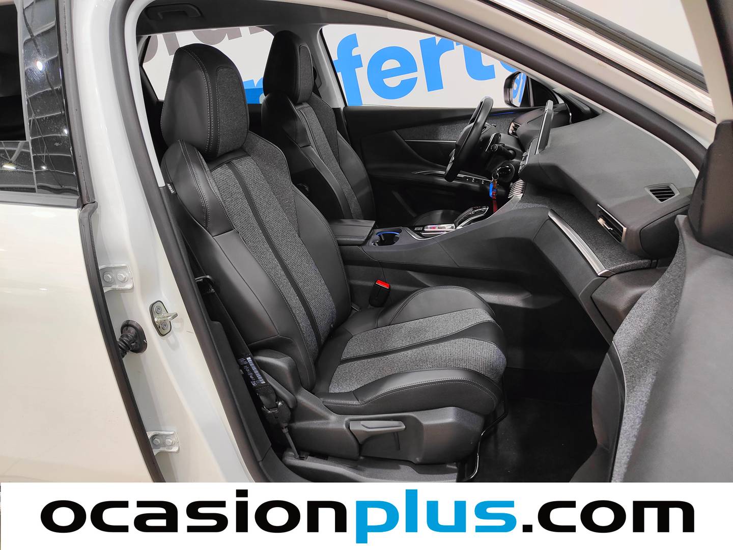 Foto Peugeot 3008 Peugeot 3008 PureTech 130 Allure EAT6 (130 CV)