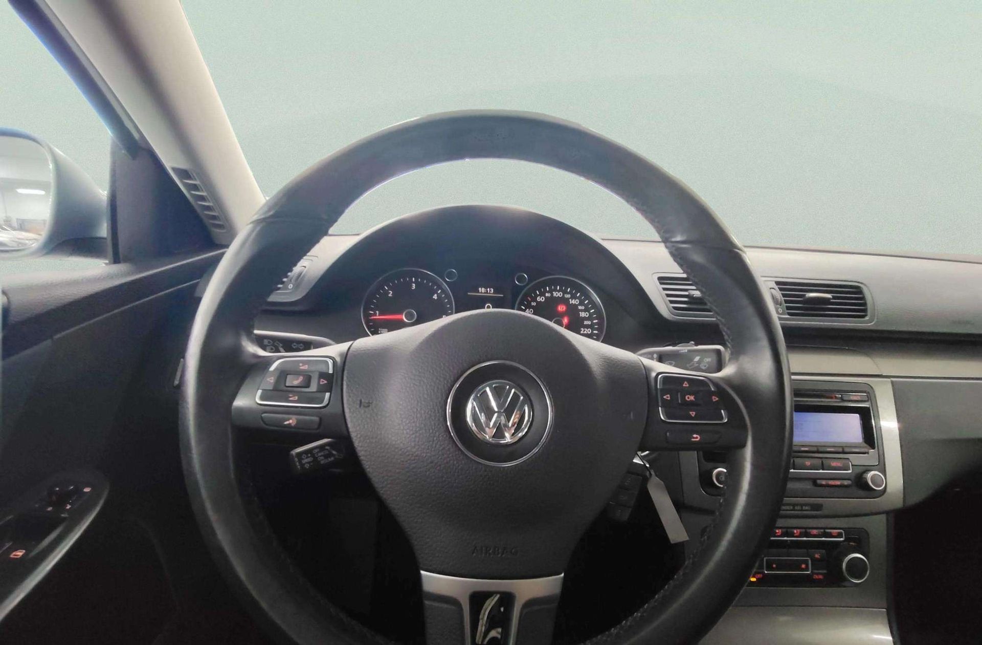 Volkswagen Passat 2.0 TDI DPF Edition Plus - foto 20