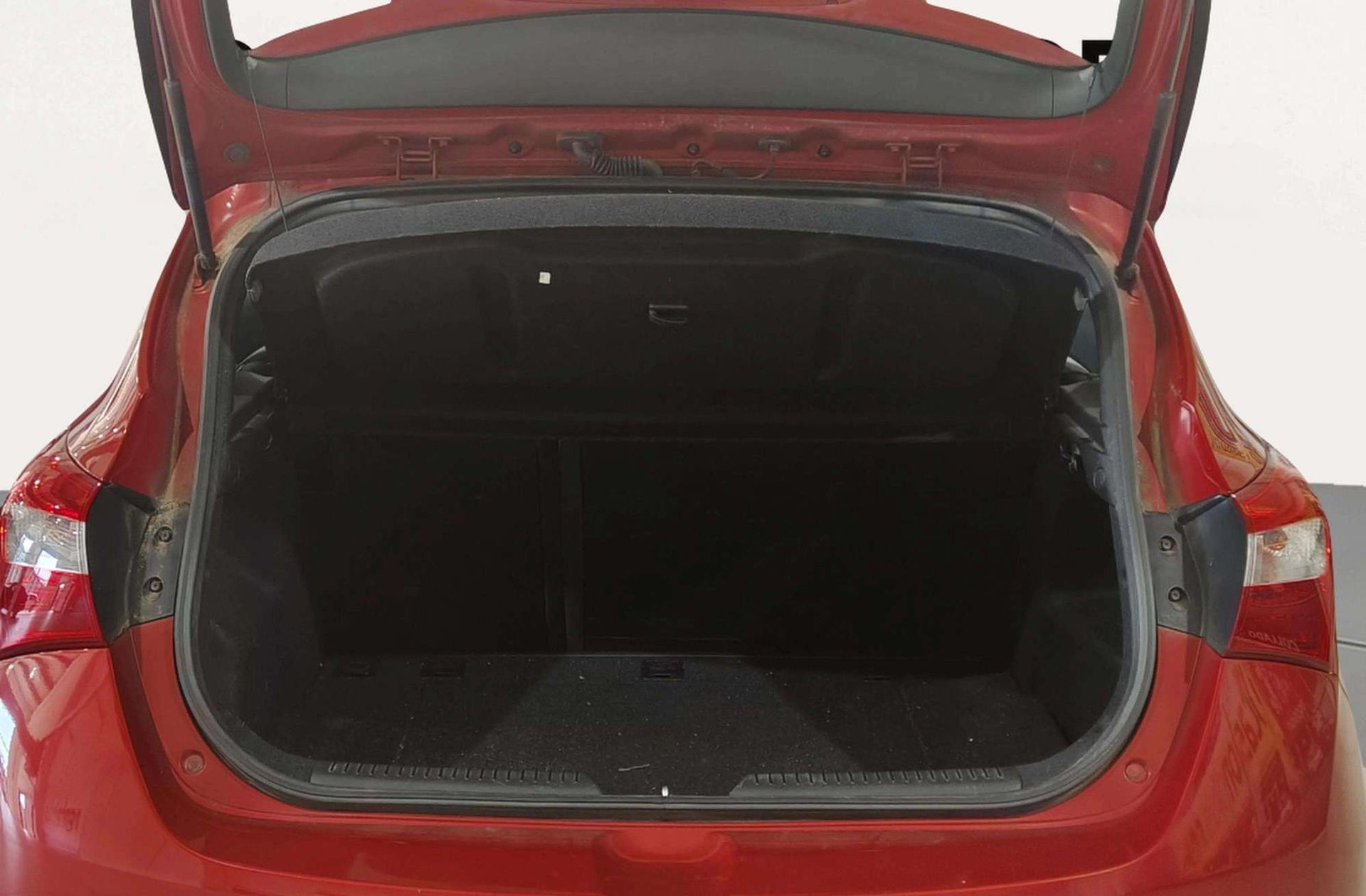 Hyundai i30 1.6 CRDi BlueDrive Tecno - foto 12
