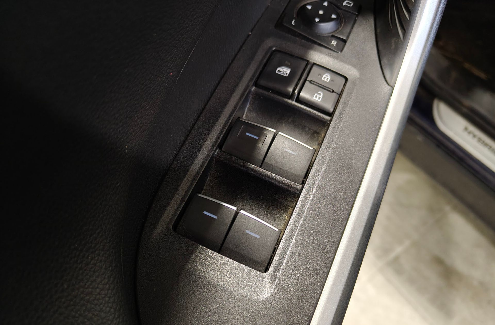 Toyota RAV4 2.5 hybrid 220H Style e-CVT - foto 33