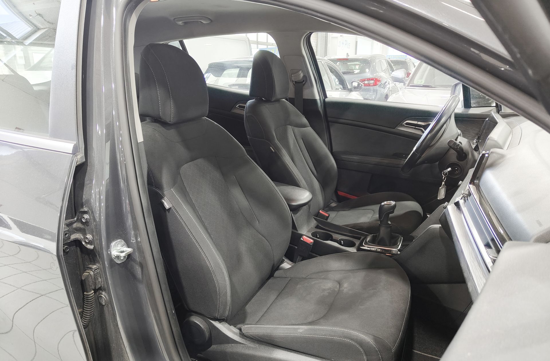 Kia Sportage 1.6 CRDi MHEV Business 4x2 - foto 19