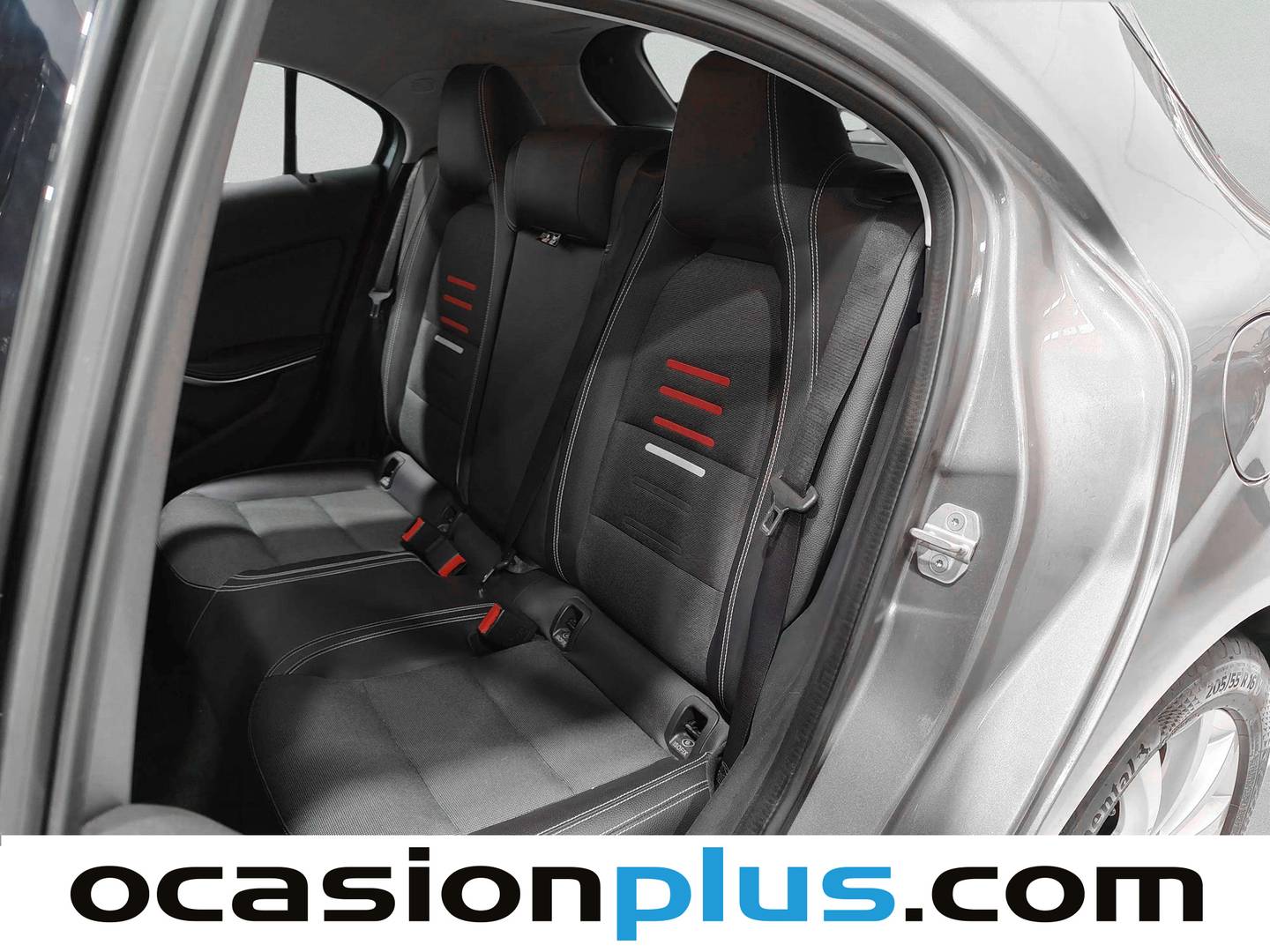Foto asientos traseros Mercedes Clase A Mercedes-Benz Clase A 200 d (136 CV)