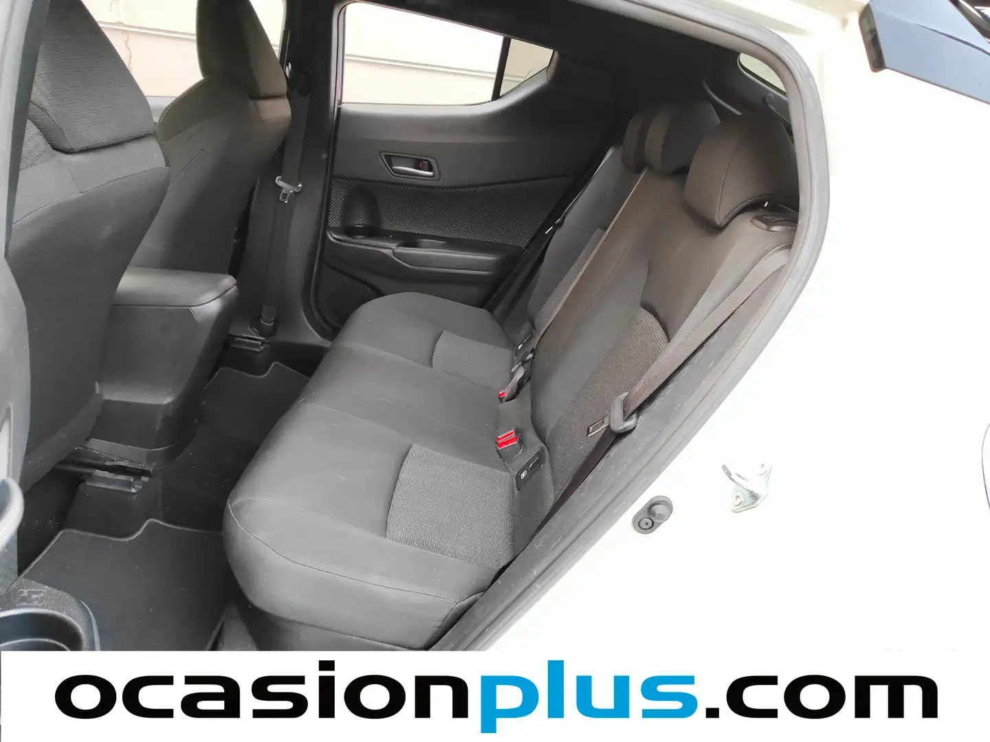 Foto Toyota C-HR Toyota C-HR 1.8 125H Active (122 CV)