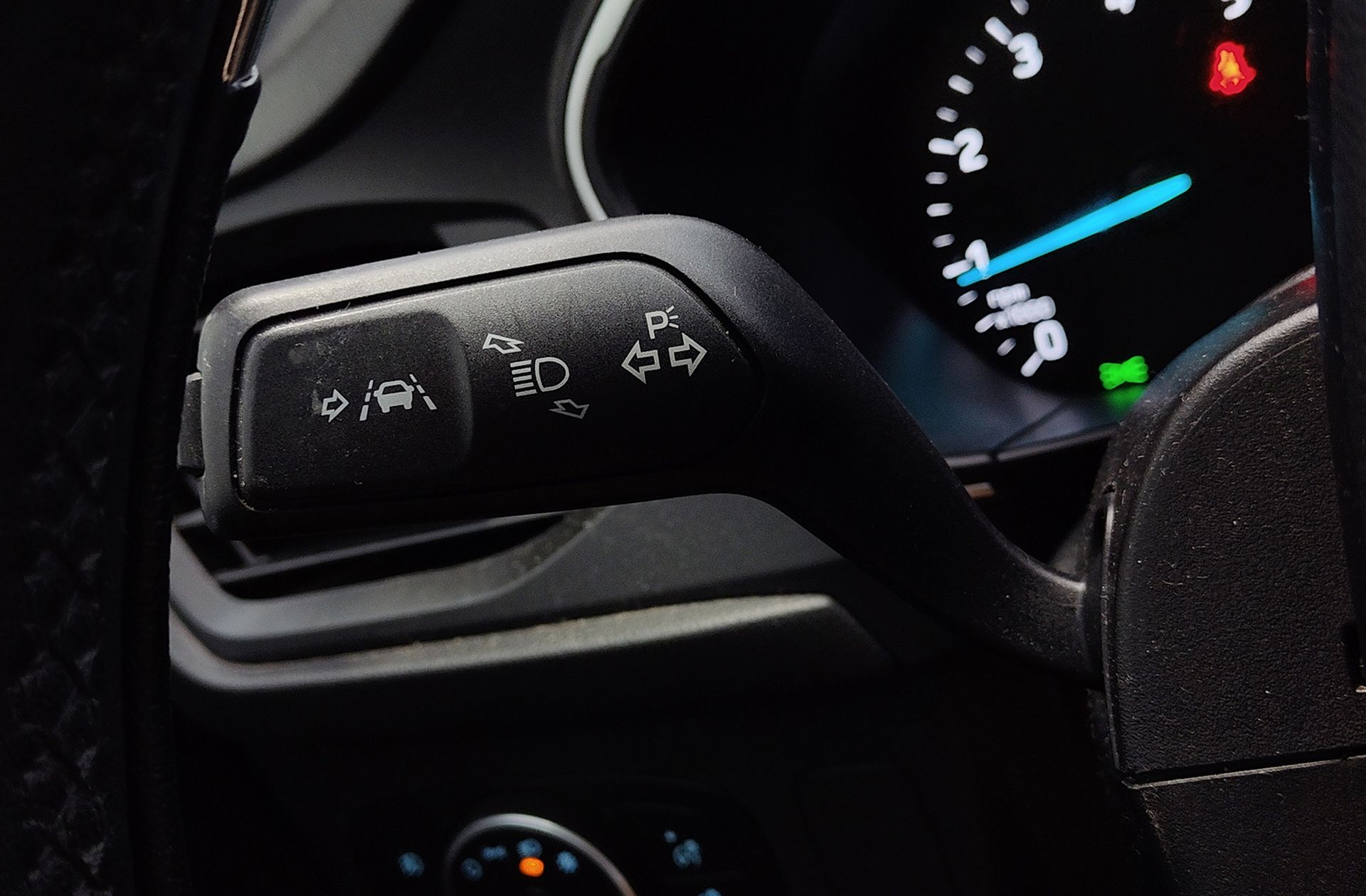 Ford Focus 1.0 EcoBoost Trend Edition - foto 23