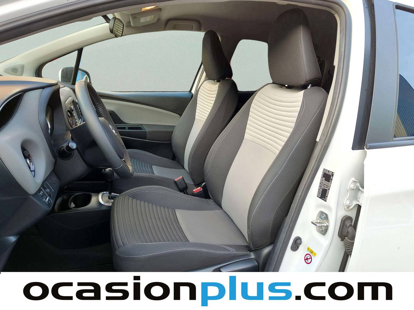 Foto asientos delanteros Toyota Yaris Toyota Yaris 1.5 Hybrid Active (100 CV)