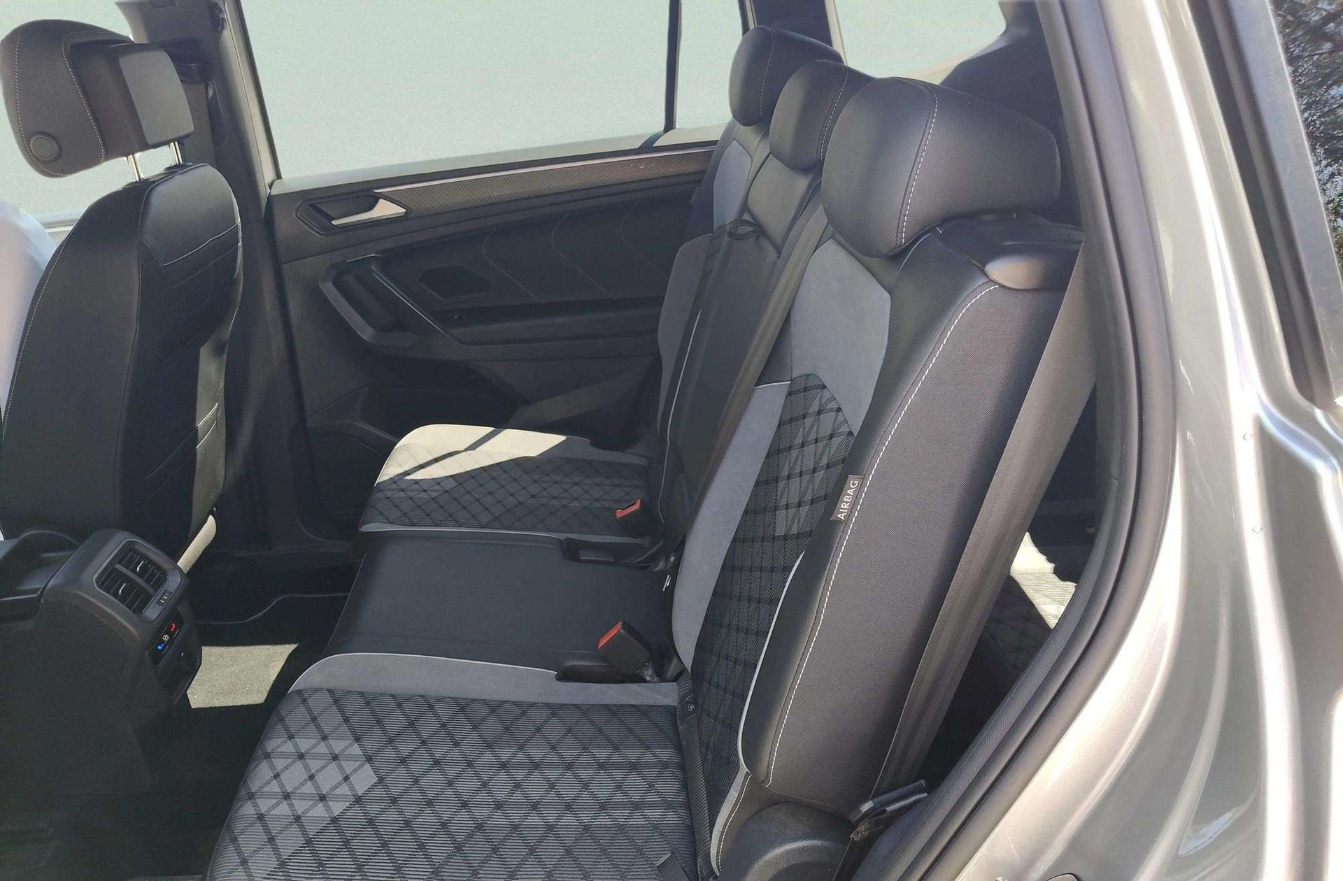 Volkswagen Tiguan Allspace R-Line 2.0 TDI DSG 7 plazas - foto 17
