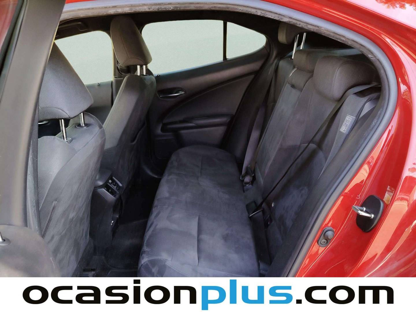 Foto asientos traseros Lexus UX Lexus UX 300e Business (204 CV)