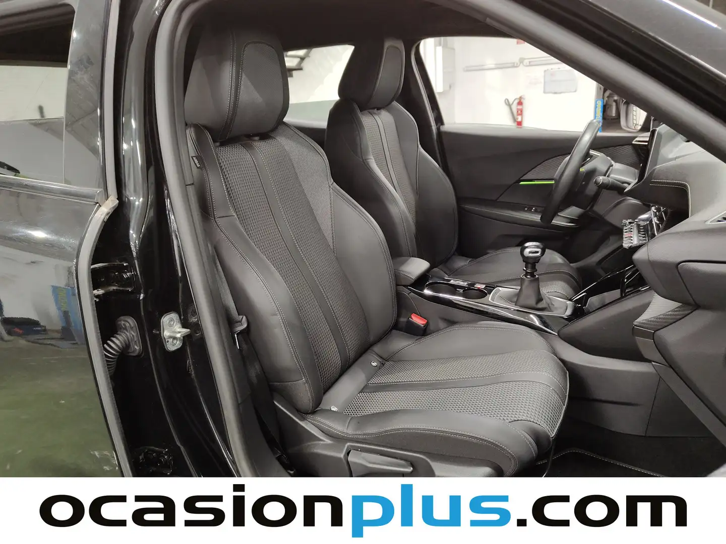 Foto Peugeot 2008 Peugeot 2008 PureTech 130 S&S GT (130 CV)