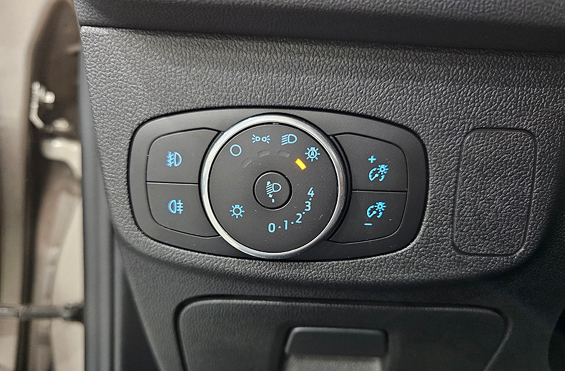 Ford Focus 1.0 EcoBoost Active - foto 21