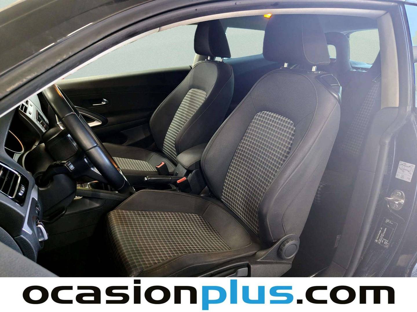 Foto asientos delanteros Volkswagen Scirocco Volkswagen Scirocco Typhoon by R-Line 1.4 TSI BMT (125 CV)