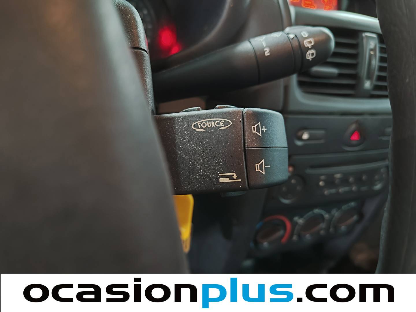 Renault Clio Renault Clio Confort Expression 1.2 16v (75 CV) de segunda mano