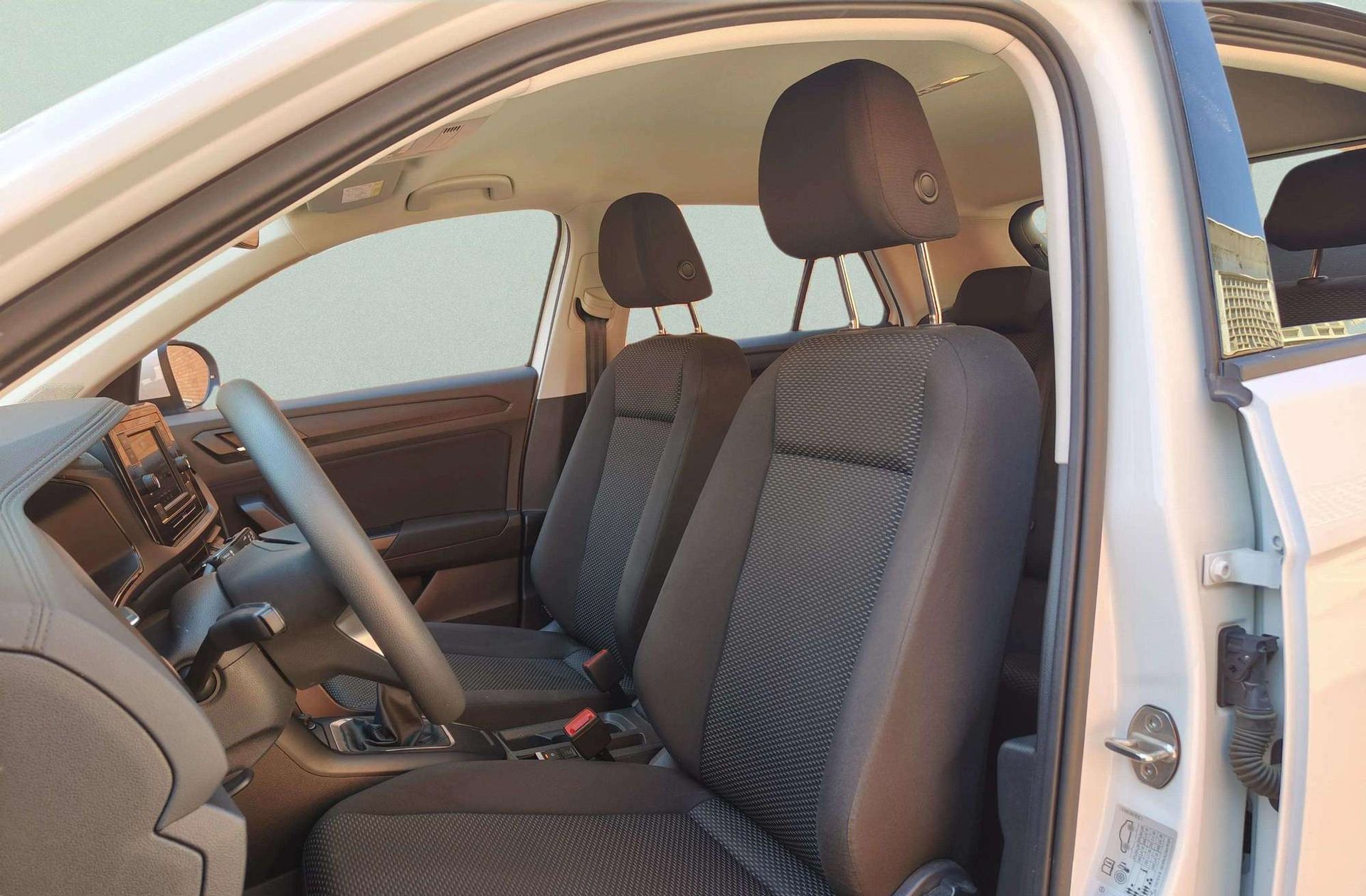 Volkswagen T-Roc 1.0 TSI - foto 9