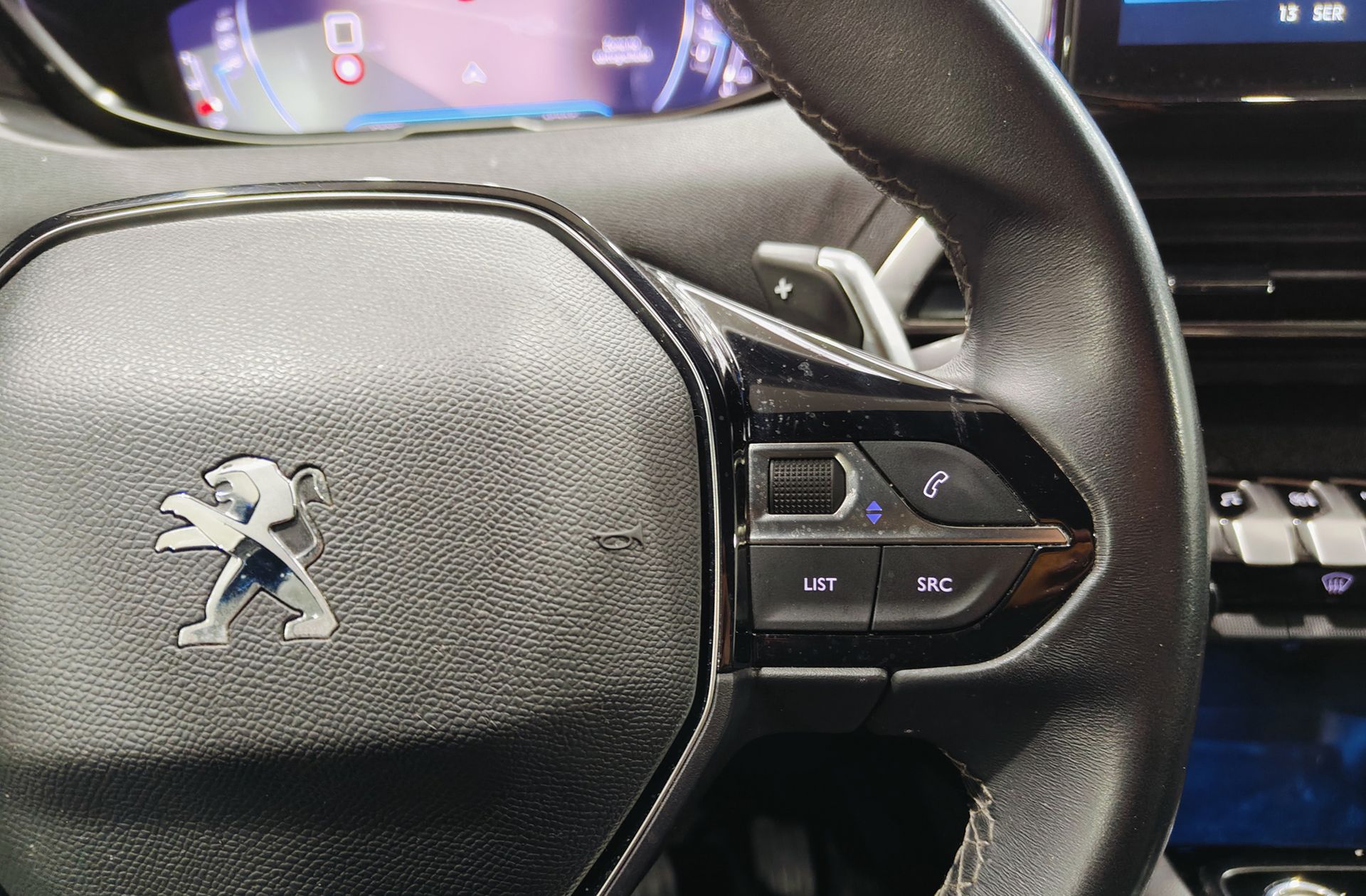 Peugeot 5008 PureTech 130 Allure Pack EAT8 7 plazas - foto 33