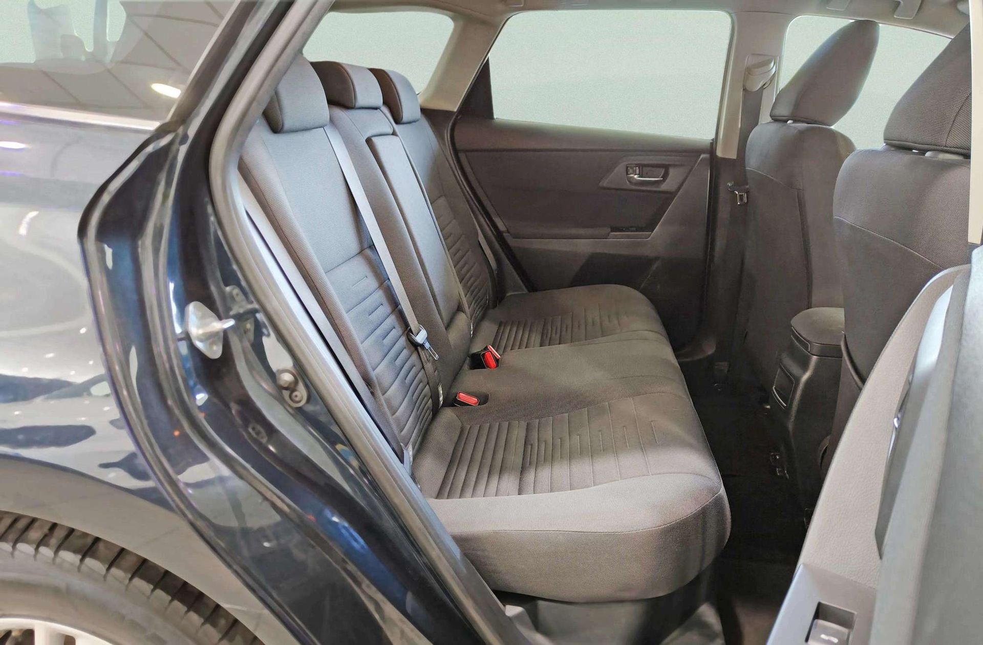 Toyota Auris 140H Touring Sports Active - foto 17