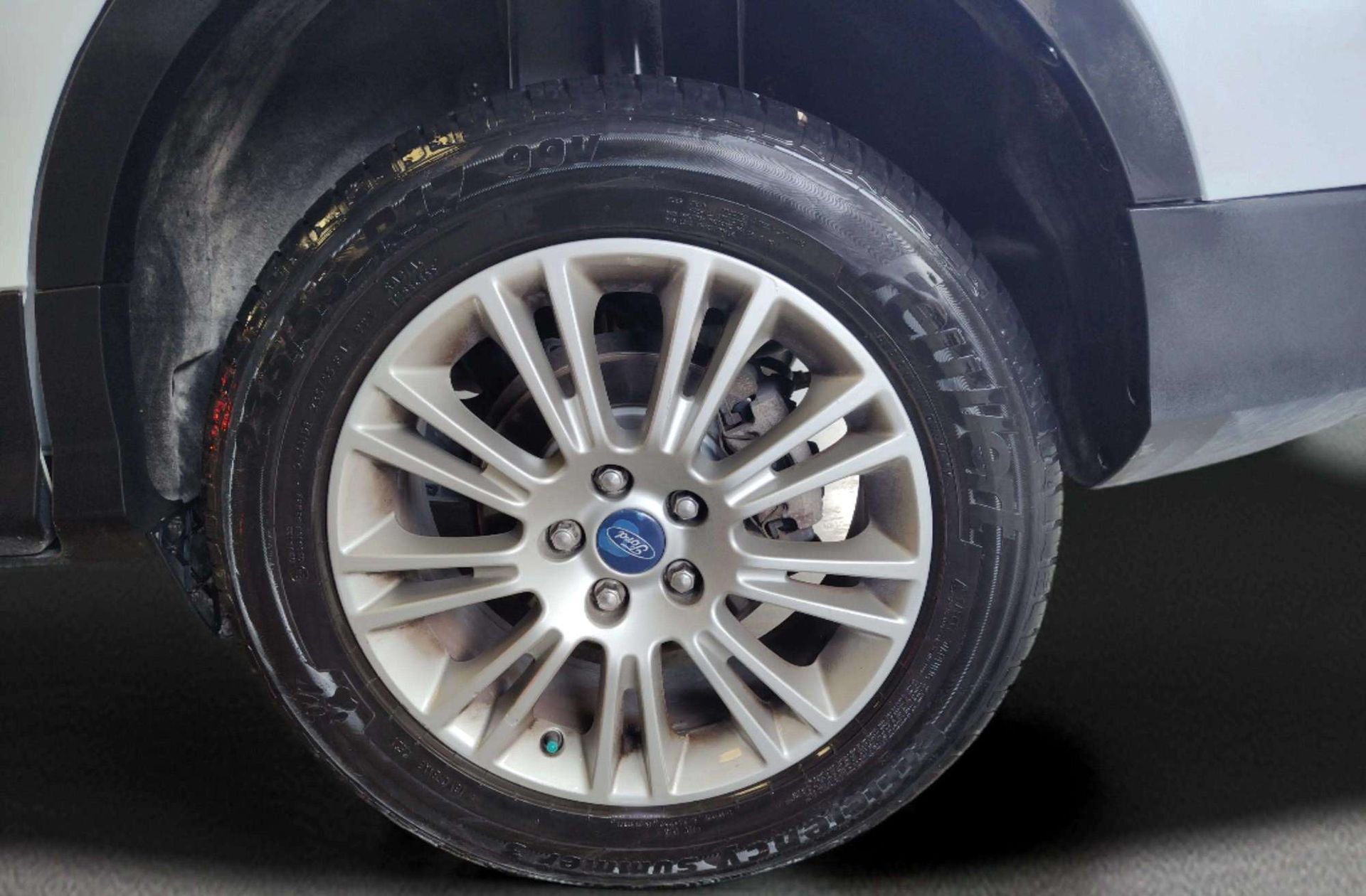 Ford Kuga 2.0 TDCi Titanium 4x4 Powershift - foto 33