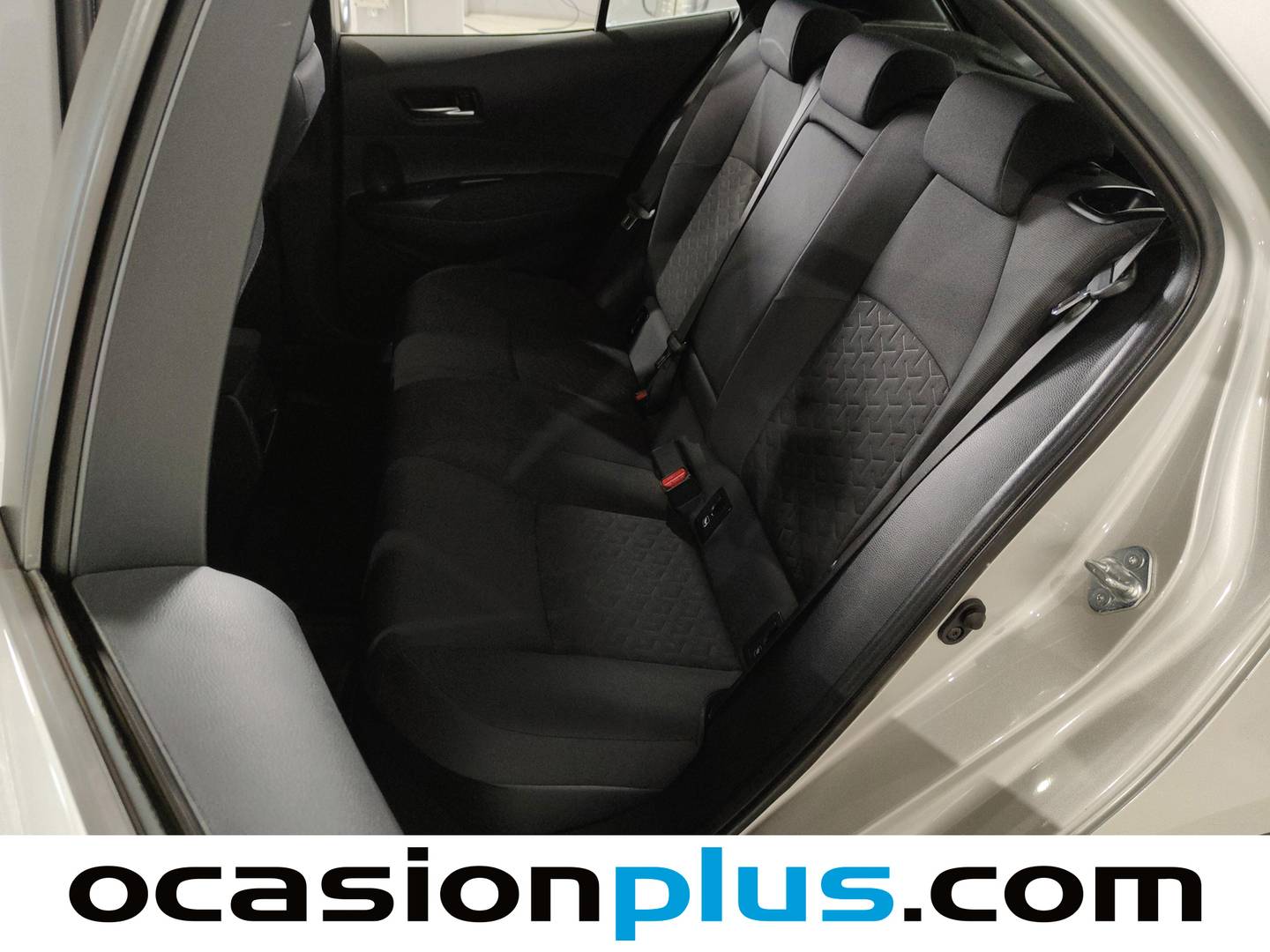 Foto asientos traseros Toyota Corolla Toyota Corolla 1.8 125 Híbrido Active Tech E-CVT 90 kW (122 CV)
