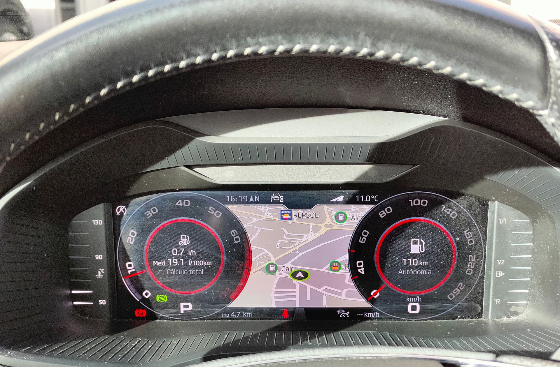 Škoda Karoq 1.5 TSI ACT Sportline DSG - foto 30