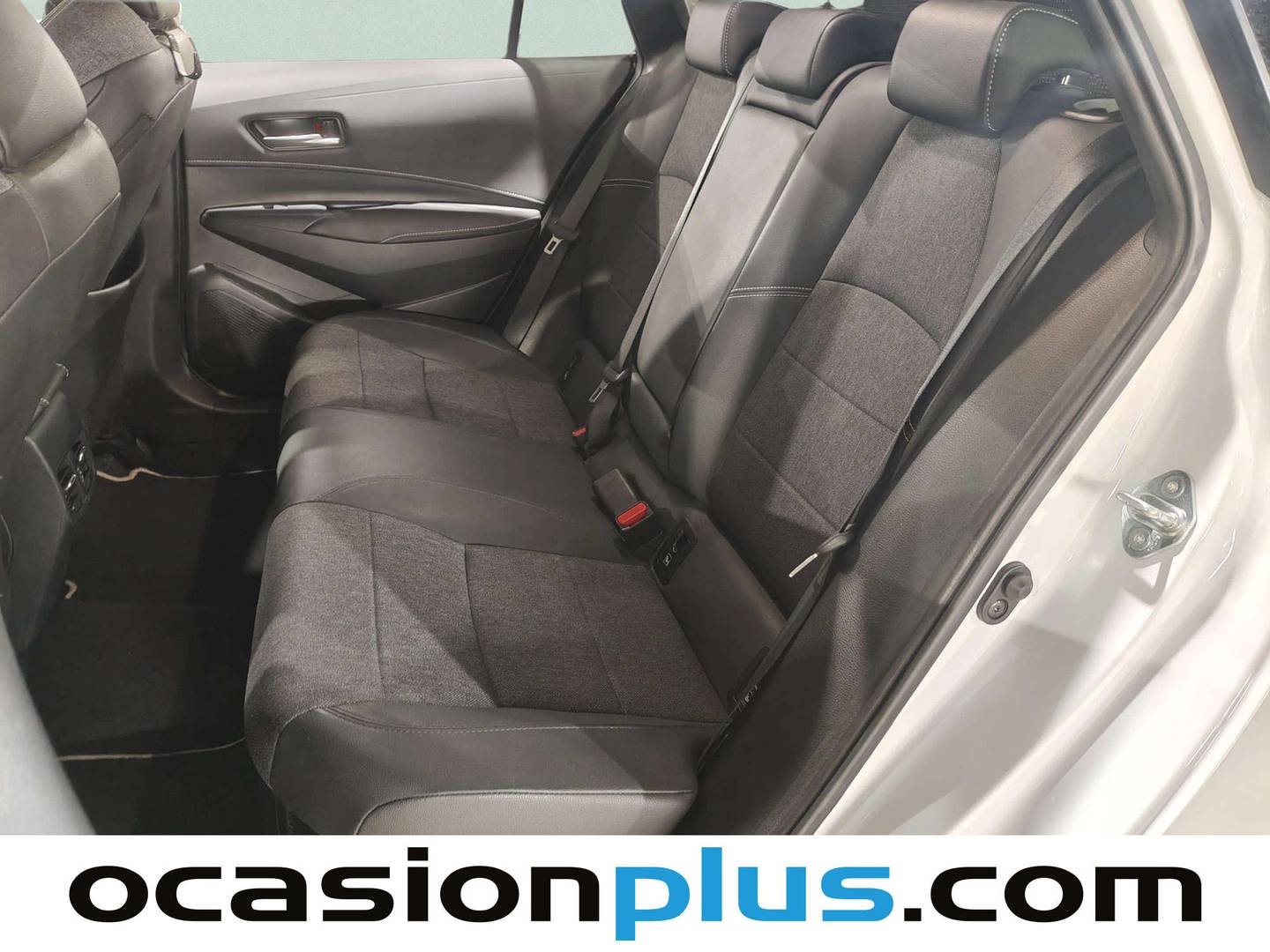 Foto asientos traseros Toyota Corolla Toyota Corolla Touring Sports 140H Style (140 CV)