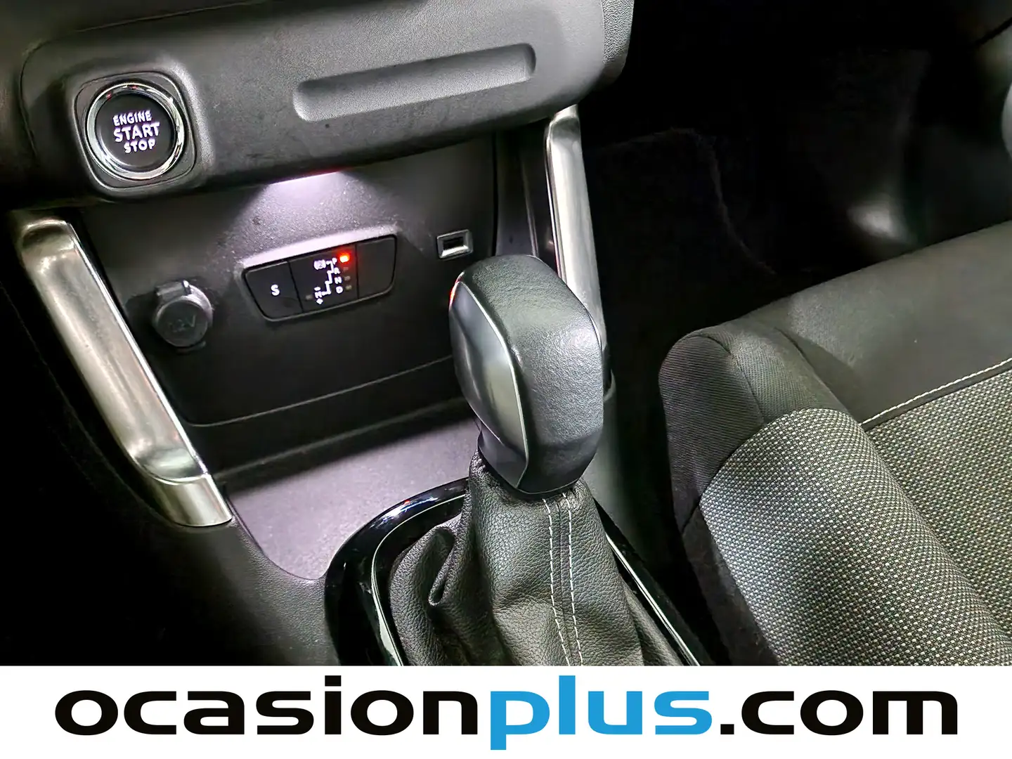 Foto Citroën C3 Aircross Citroen C3 Aircross PureTech 130 Shine Pack EAT6 (131 CV)