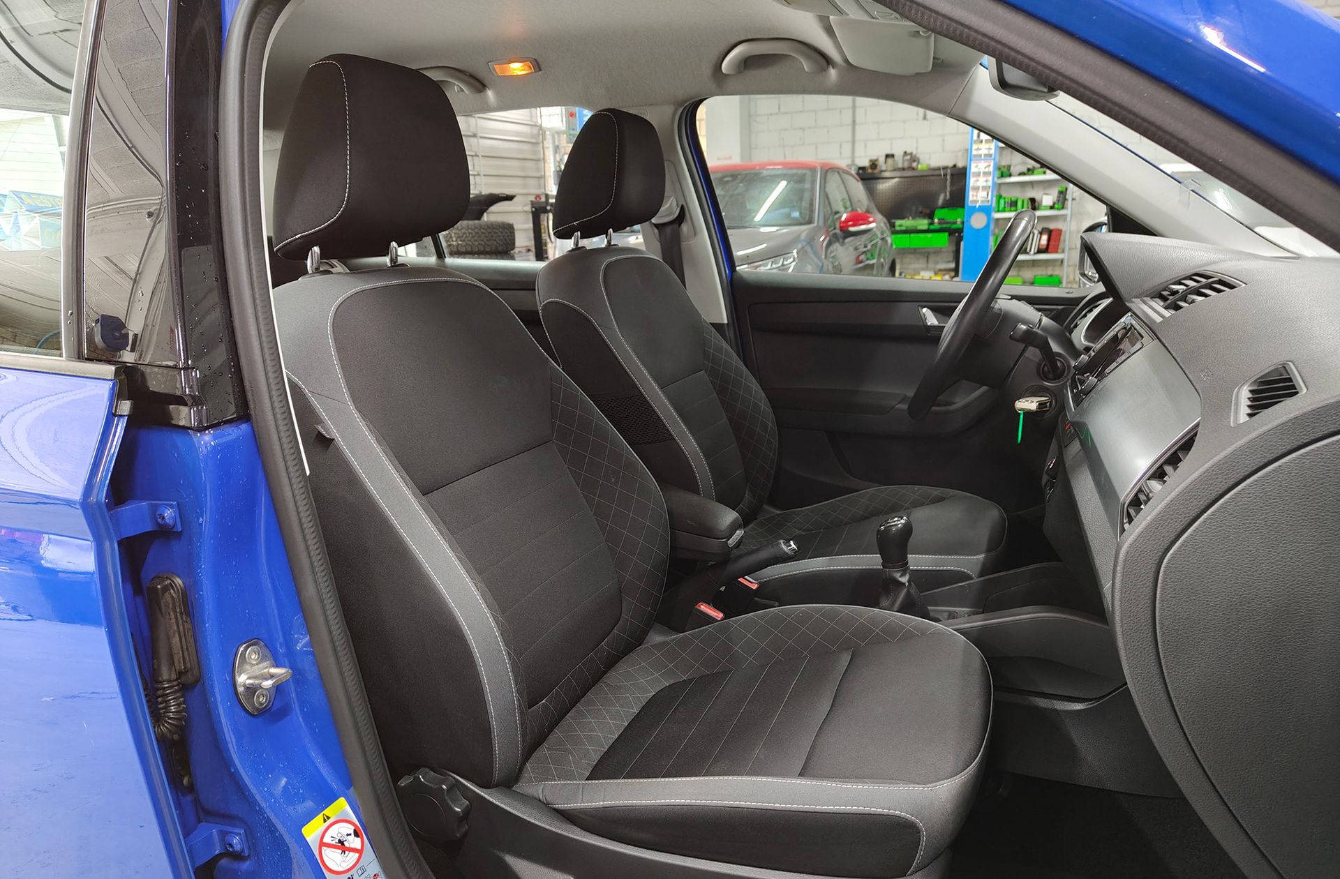 Škoda Fabia 1.0 MPI Like - foto 17
