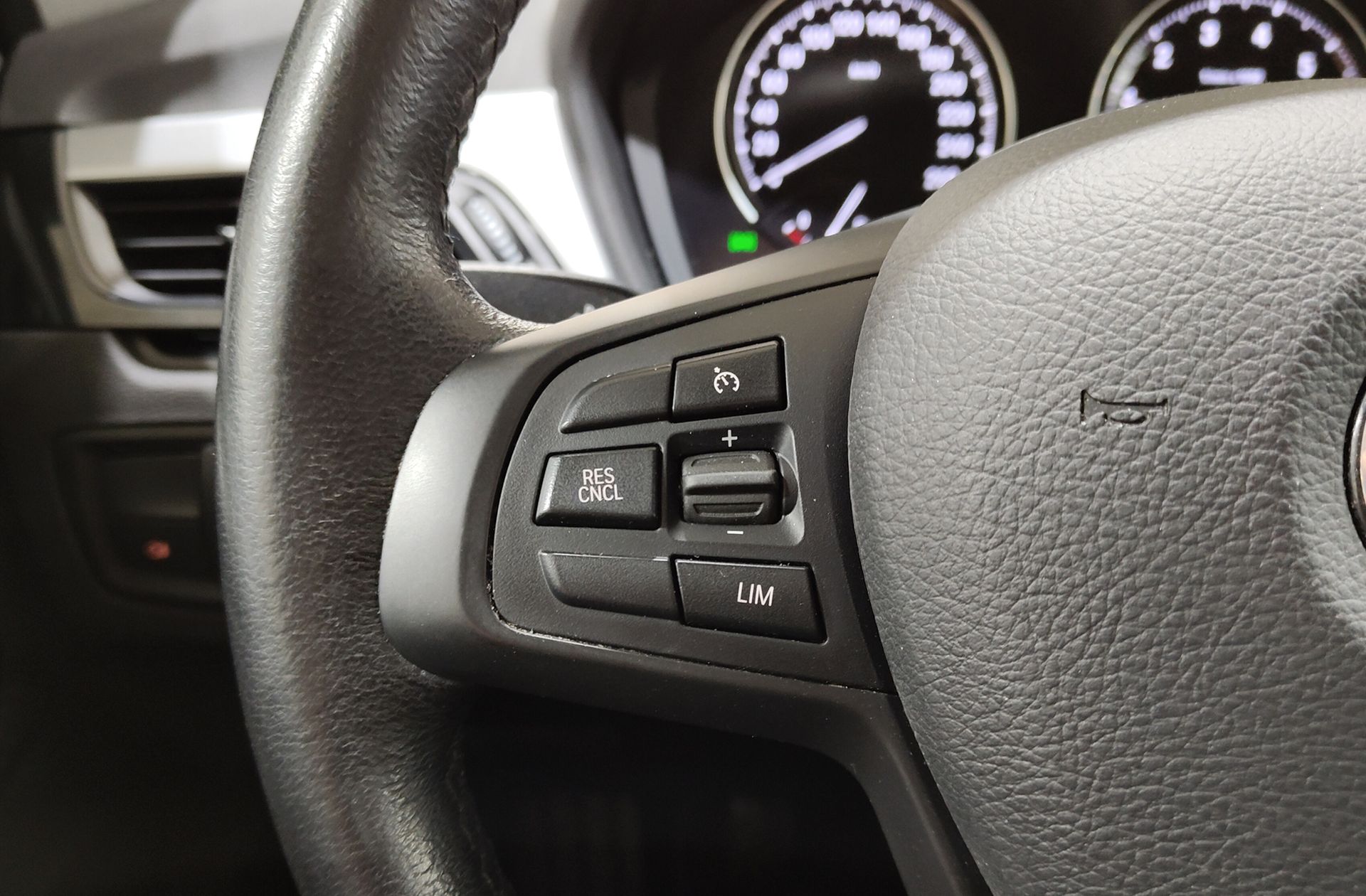 BMW X1 sDrive18i - foto 29