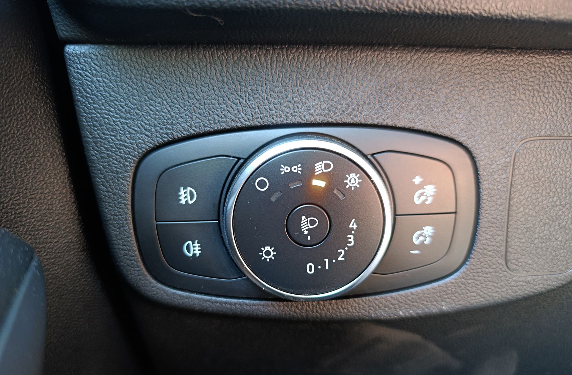 Ford Focus 1.0 EcoBoost MHEV Active - foto 23
