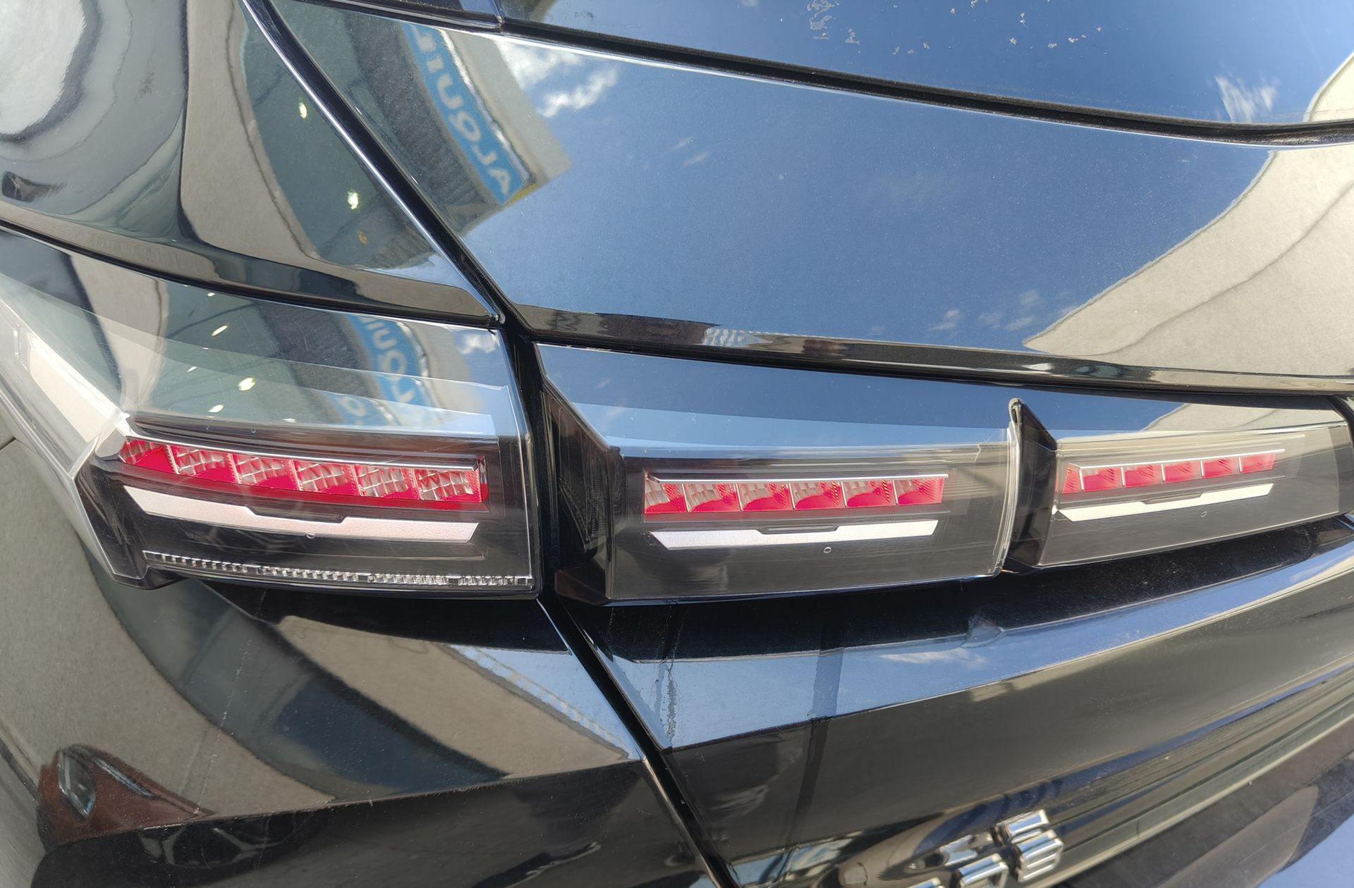Peugeot 308 Allure BlueHDi 130 EAT8 - foto 15