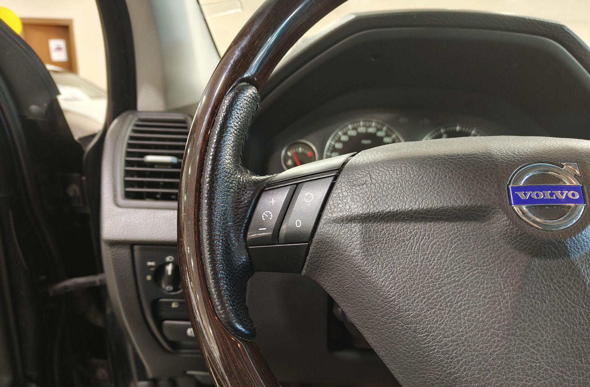 Volvo XC90 D5 Executive 7 plazas - foto 26