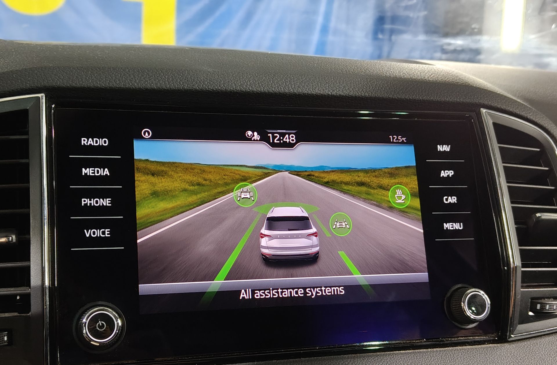 Škoda Karoq 2.0 TDI Selection - foto 30