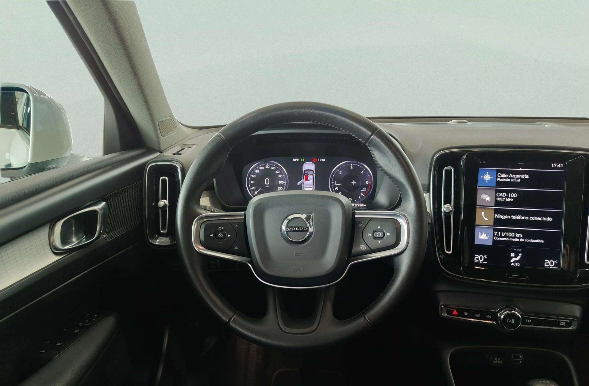 Volvo XC40 D3 Business Plus - foto 33
