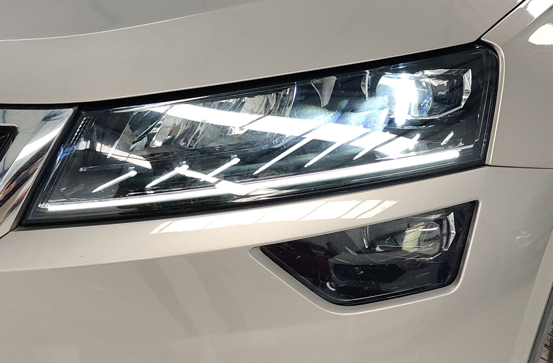 Škoda Karoq 1.5 TSI ACT Ambition DSG - foto 15