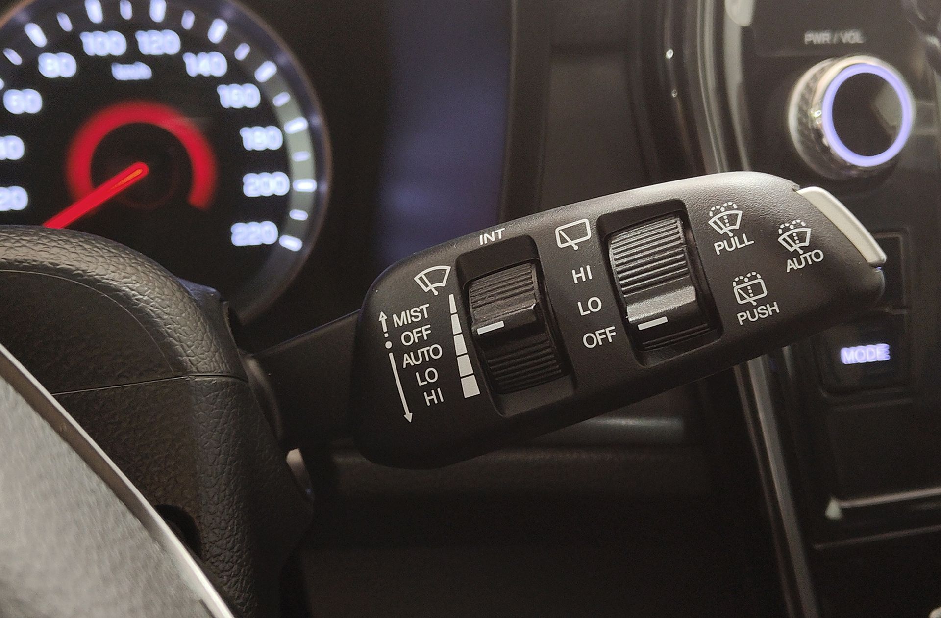 SsangYong Tivoli 1.2 G12T Urban - foto 24