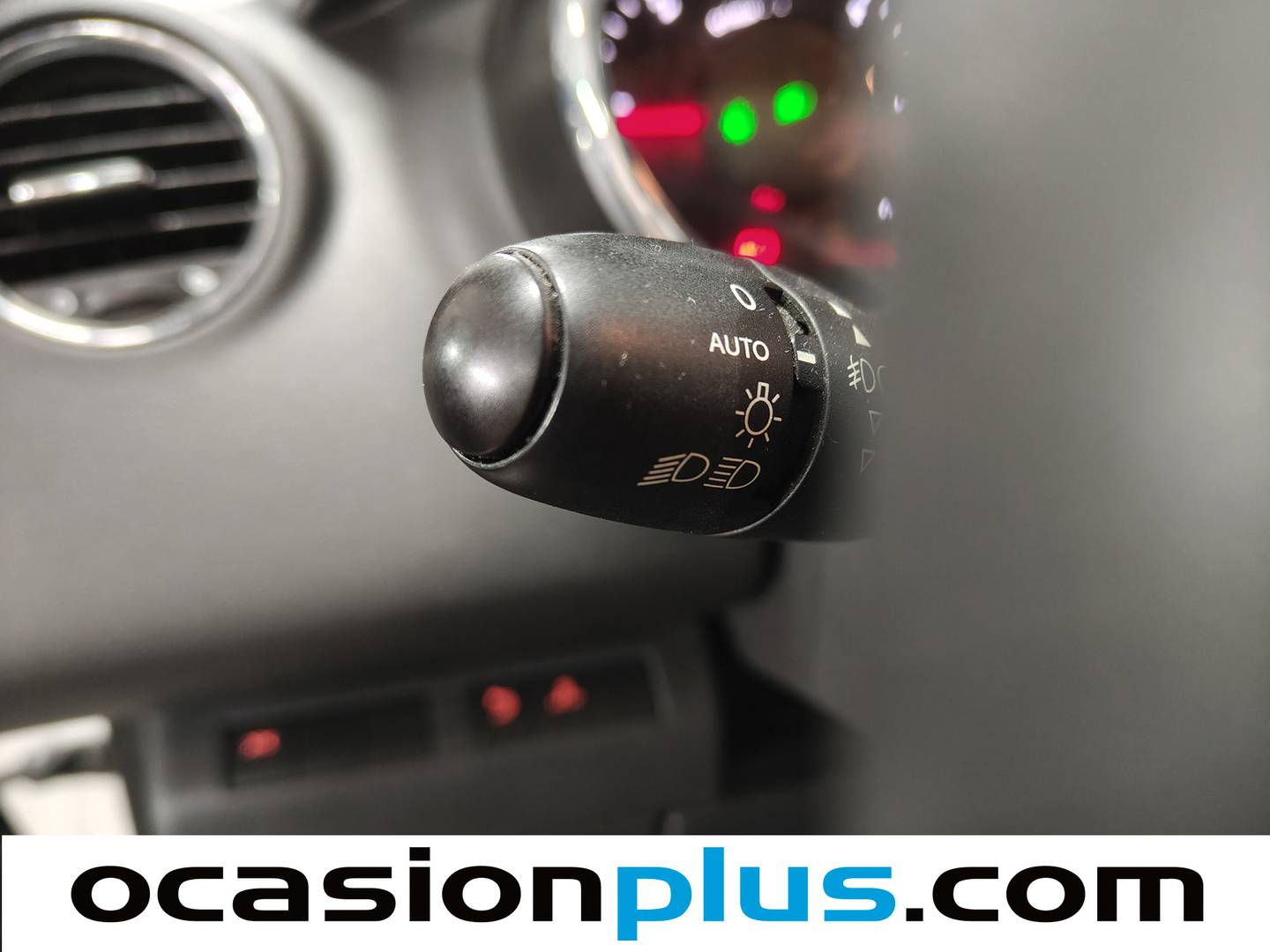 Equipamiento del Peugeot 5008 Peugeot 5008 1.6 HDI Premium CMP (112 CV) 7 Plazas