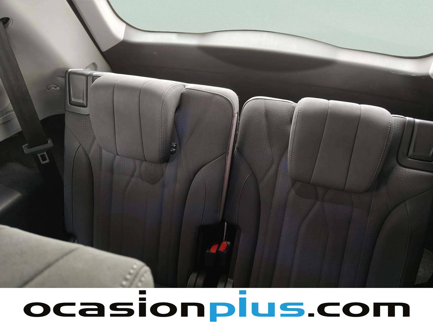 Equipamiento del EBRO S800 EBRO S800 1.6 TGDI Luxury DCT (147 CV) 7 Plazas
