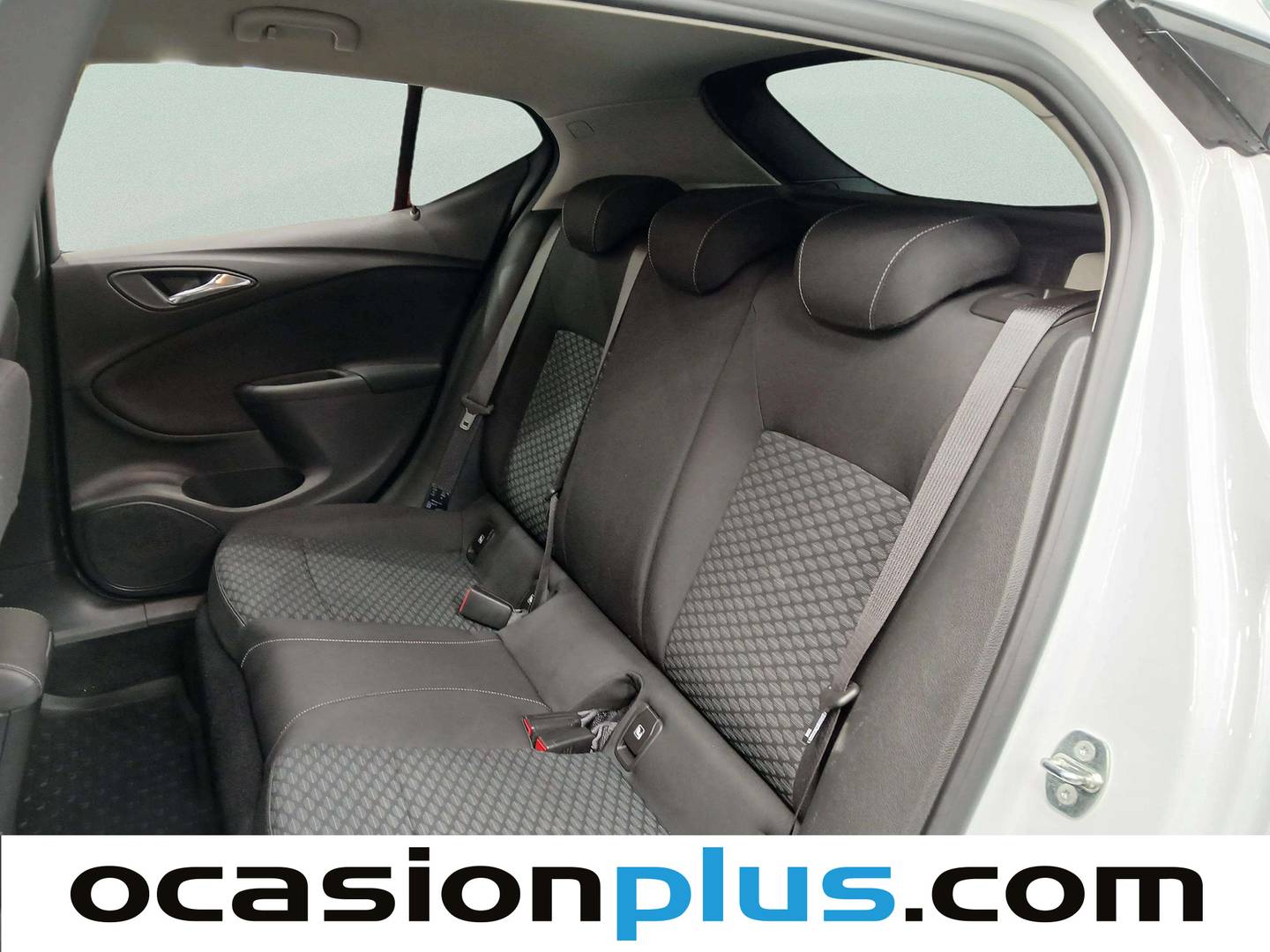 Foto asientos traseros Opel Astra Opel Astra 1.6 CDTi Business + (110 CV)