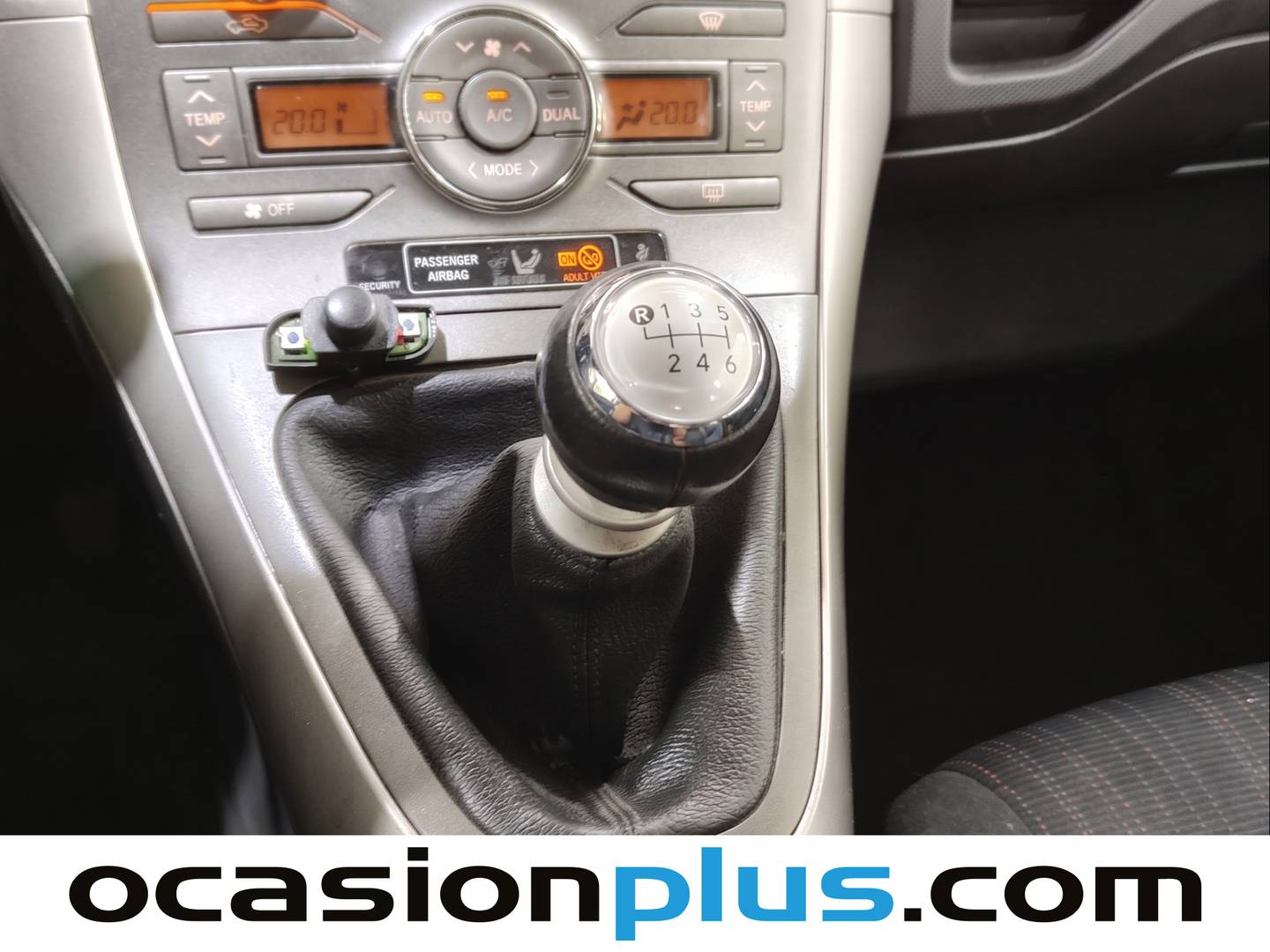Toyota Auris Toyota Auris 1.33 VVT-I Dual Live (101 CV) de segunda mano