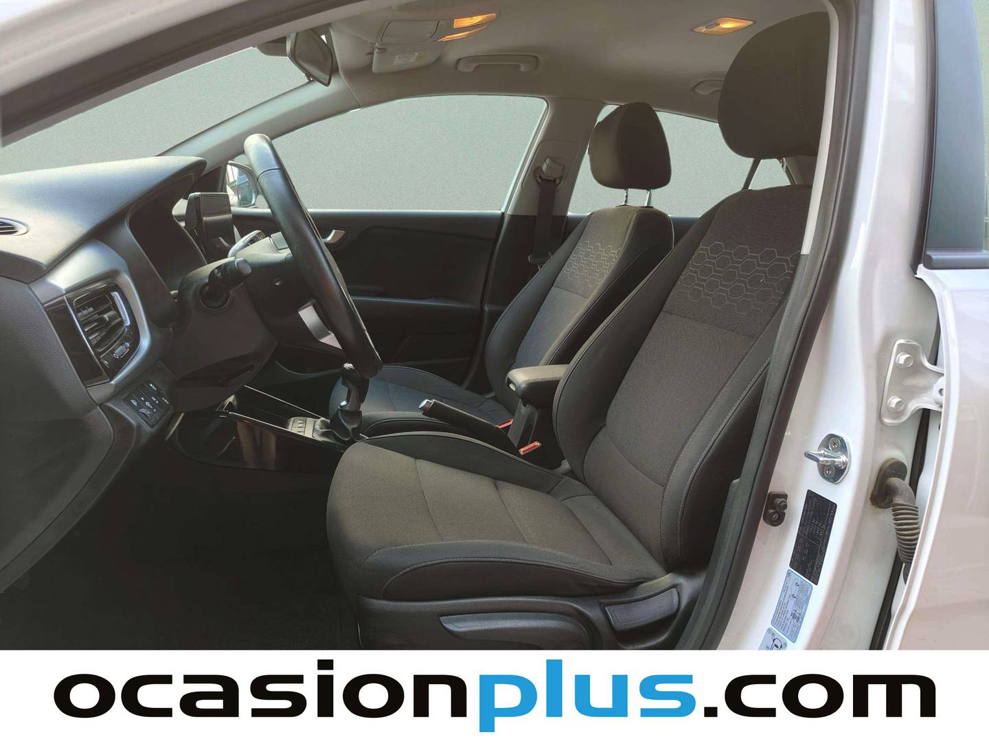 Foto asientos delanteros KIA Rio KIA Rio 1.0 T-GDi MHEV iMT Drive (100 CV)