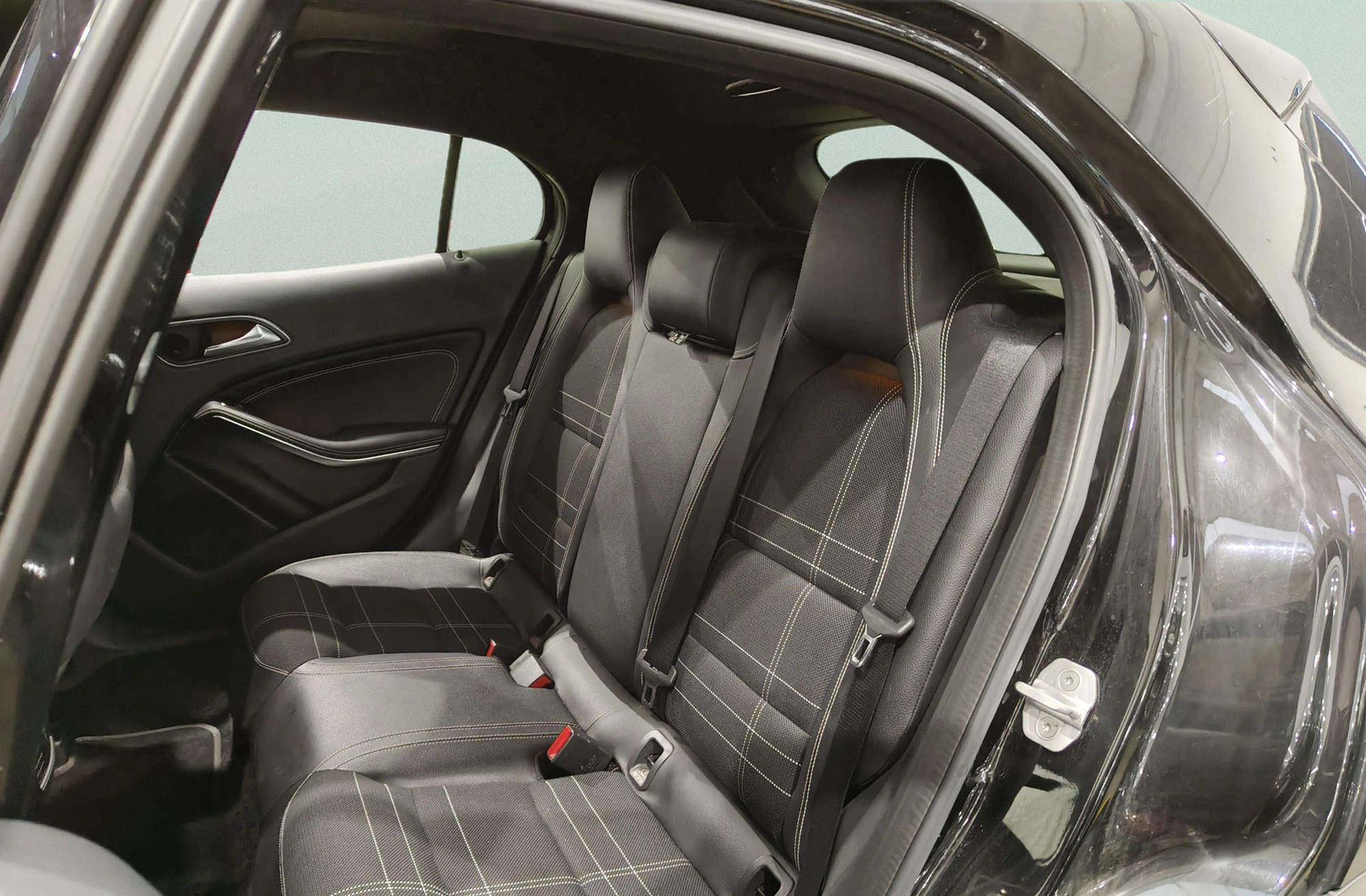 Mercedes-Benz GLA 220 d Urban - foto 14